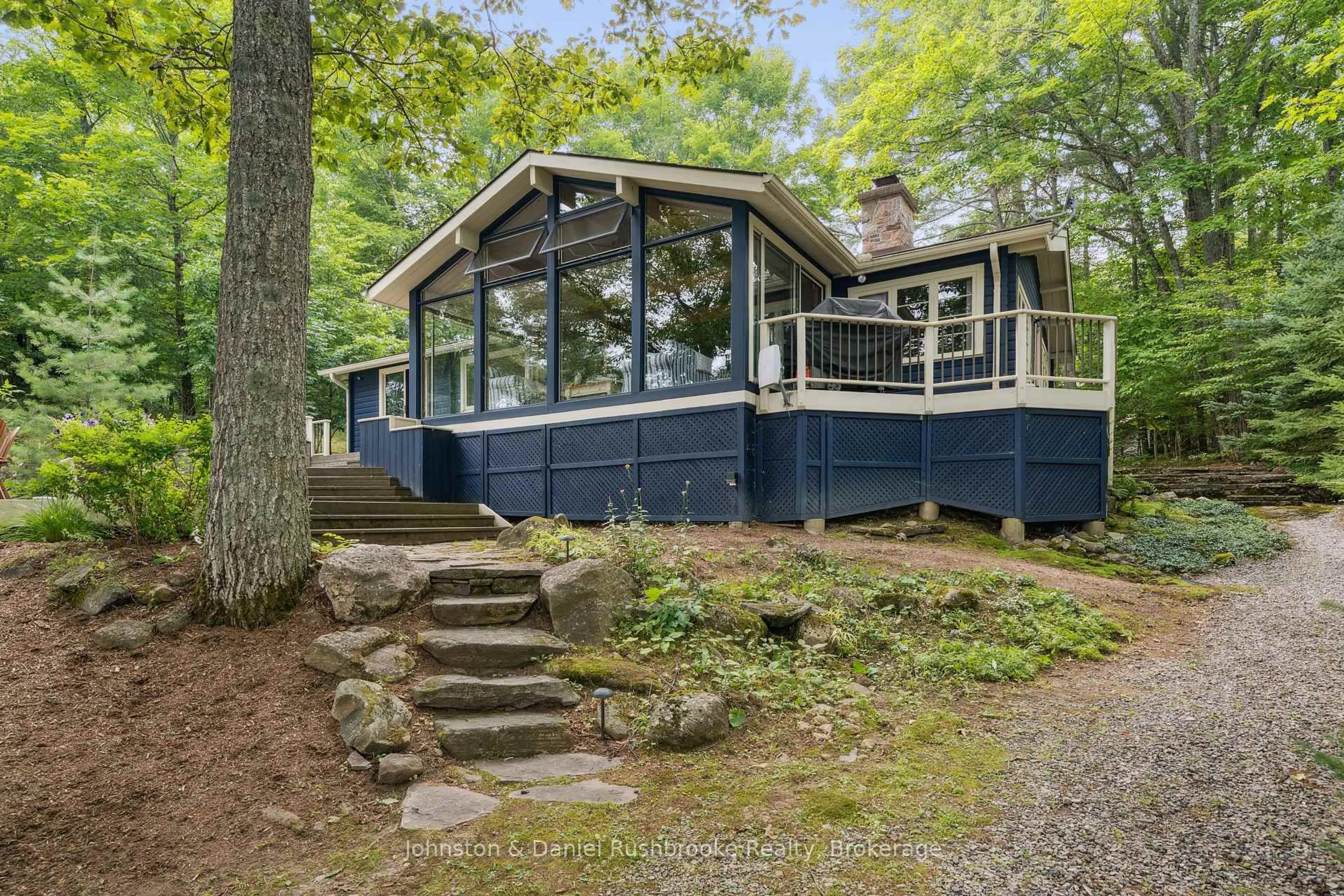 Home with vinyl exterior material, water/lake/river/ocean view for 7-1490 Juddhaven Rd, Muskoka Lakes Ontario P0B 1J0