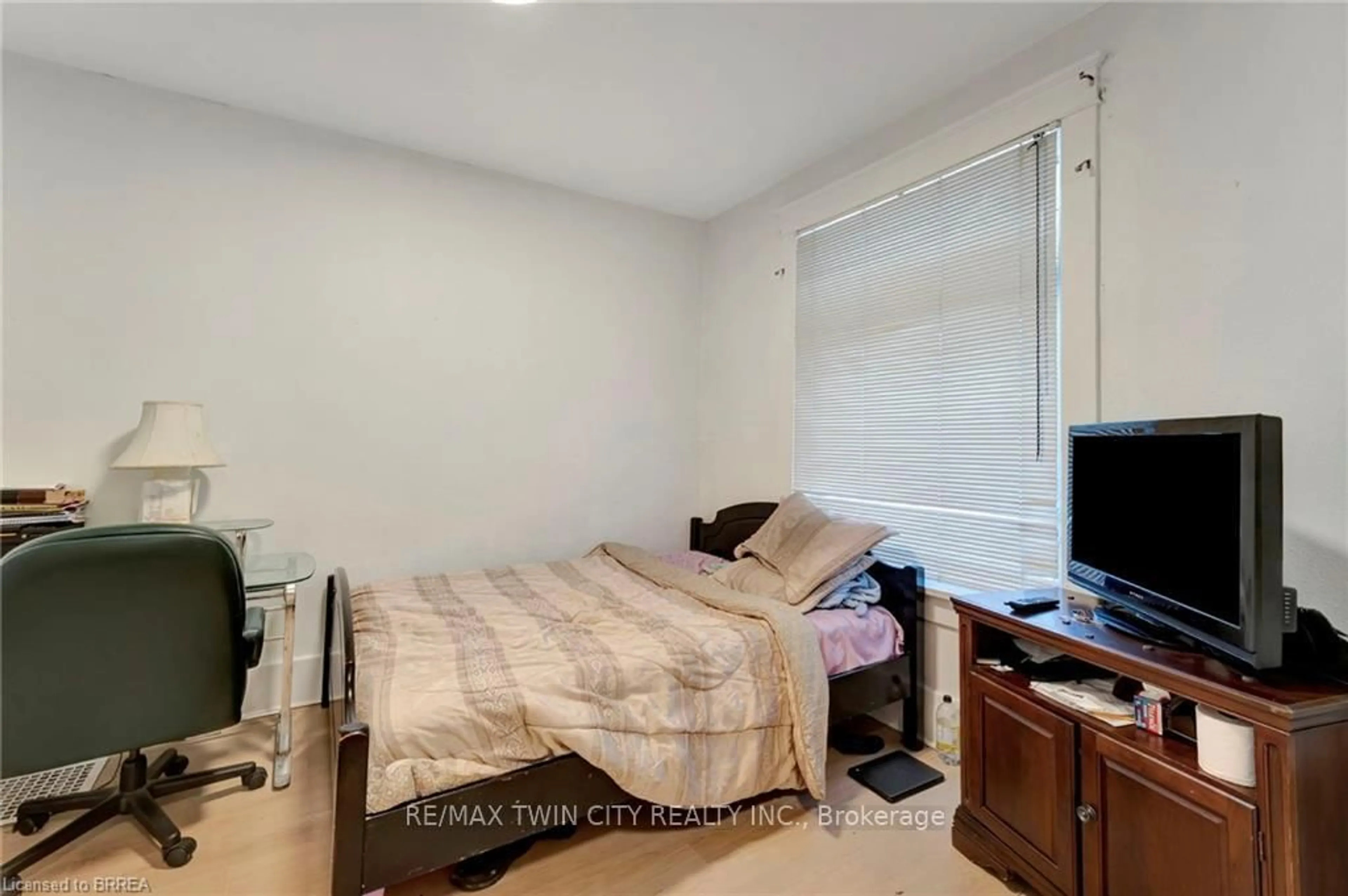 A pic of a room for 14-20 Brubacher St, Kitchener Ontario N2H 2V9