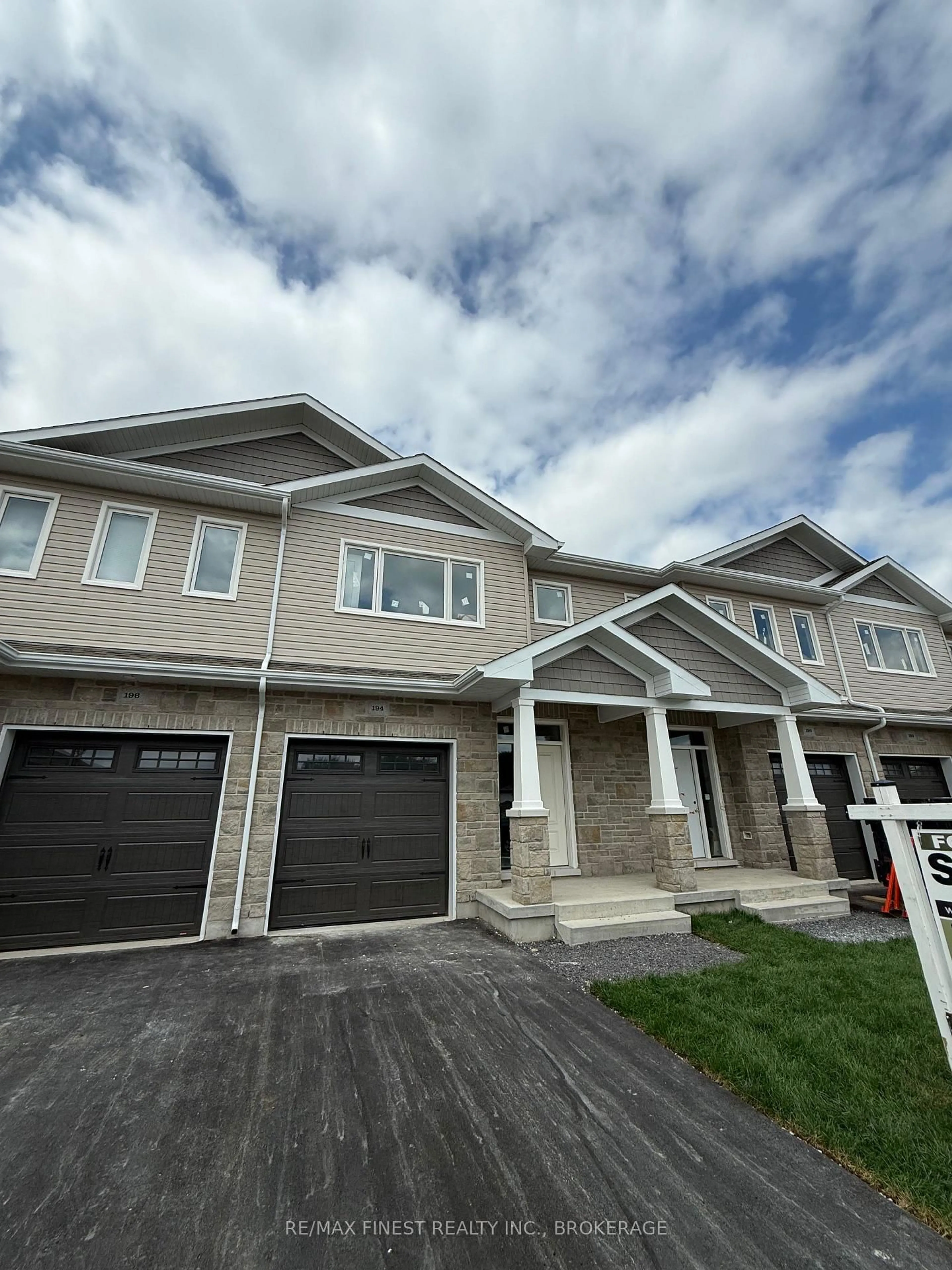 Unknown for 192 HERITAGE PARK Dr, Greater Napanee Ontario K7R 3X8
