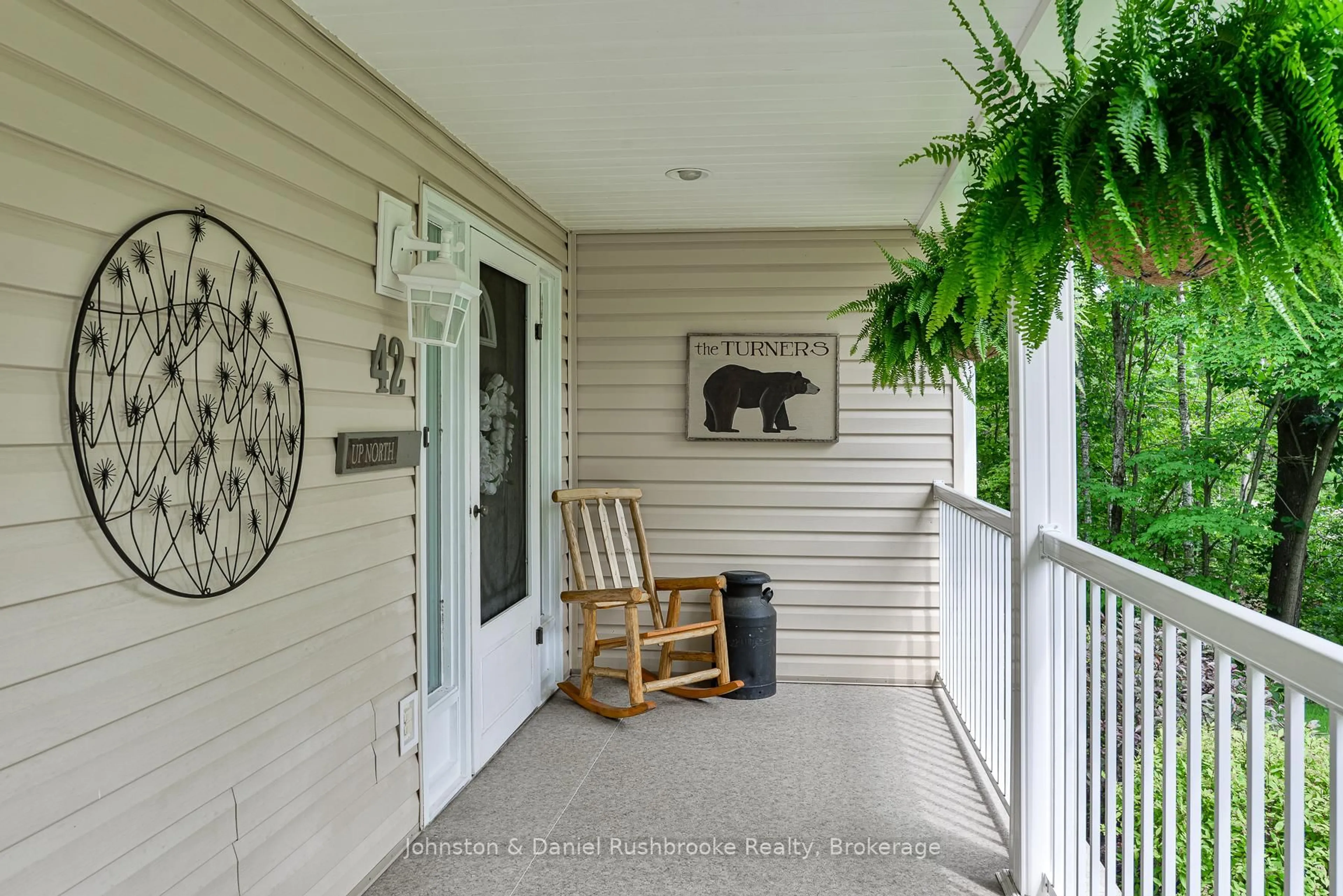 Indoor entryway for 42 McCrank Dr, Bracebridge Ontario P1L 1B1