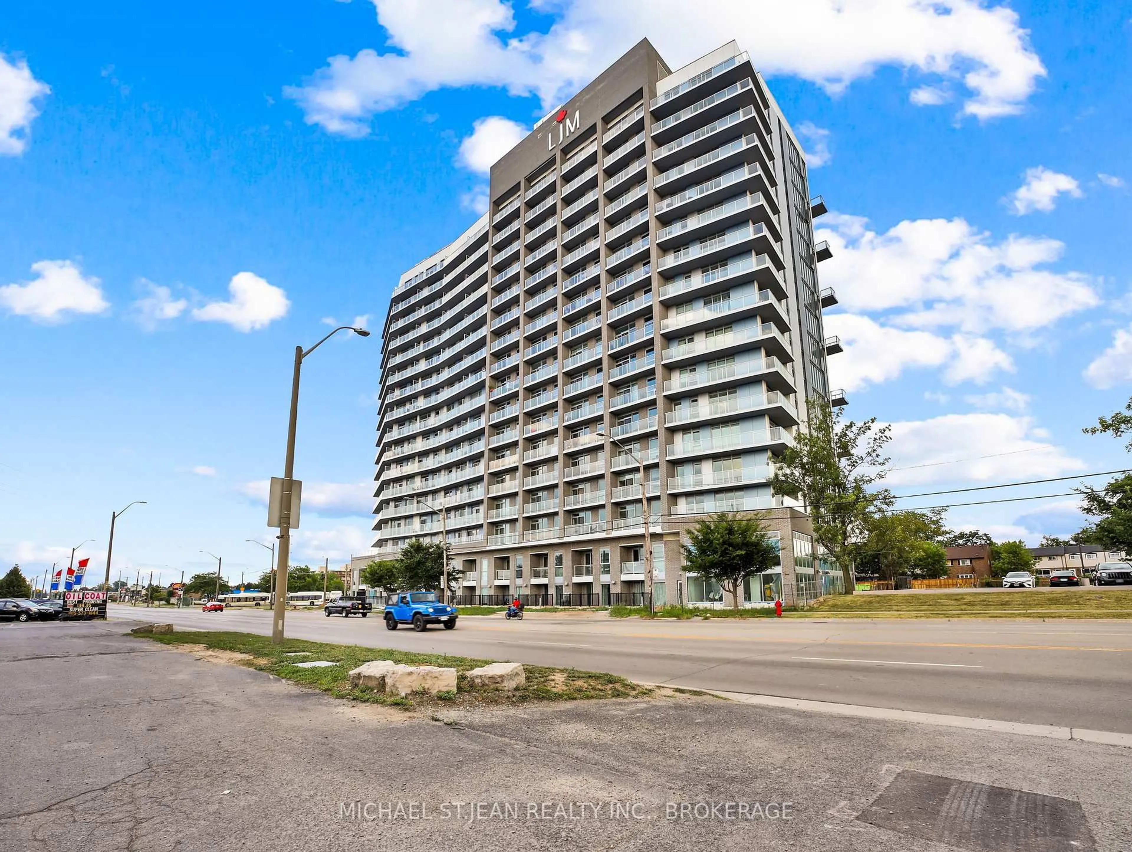 A pic from outside/outdoor area/front of a property/back of a property/a pic from drone, building for 2782 Barton St #1418, Hamilton Ontario L8E 0L3