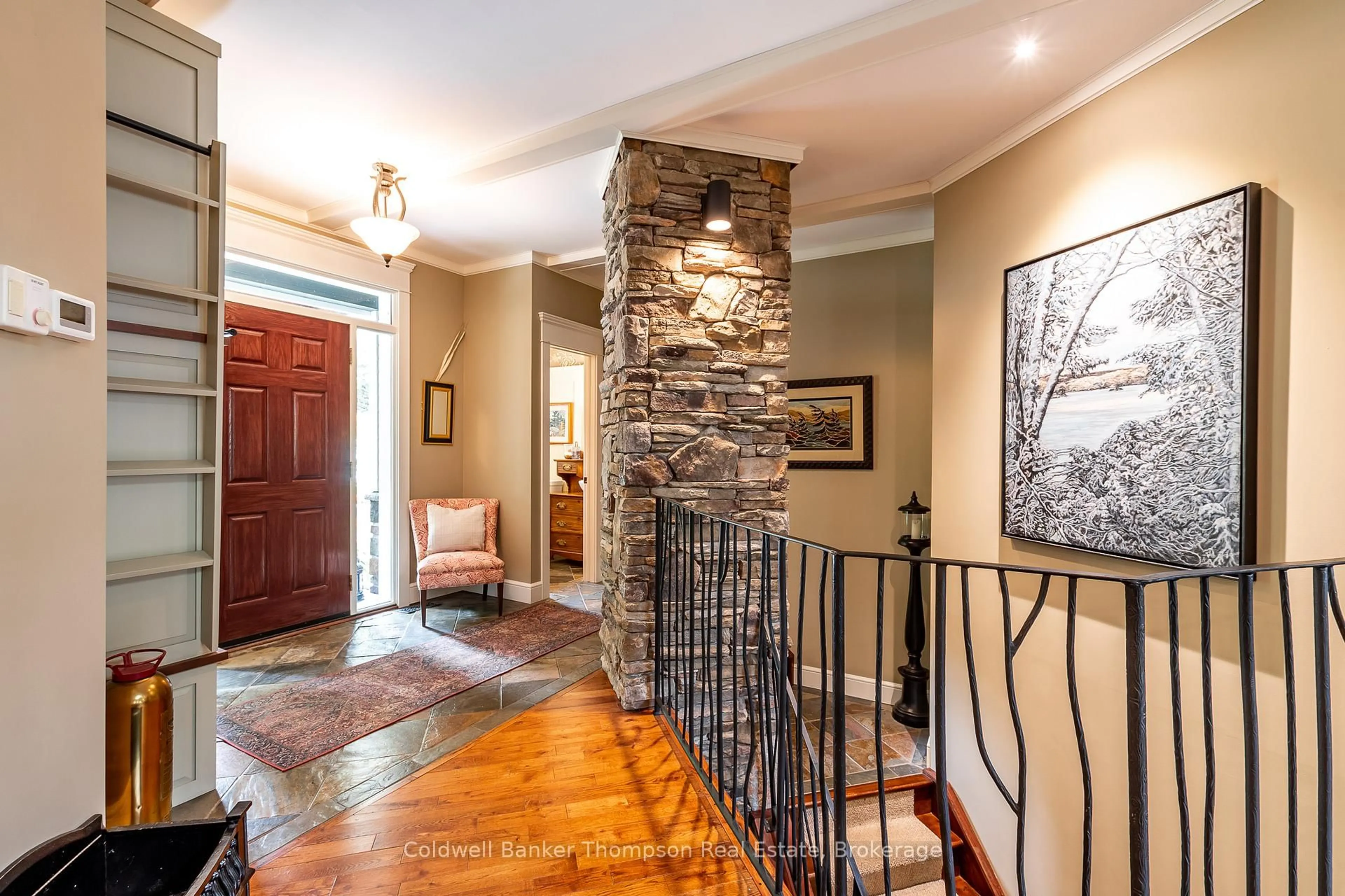 Indoor entryway for 1030 Hart Lane, Lake of Bays Ontario P1H 2J6