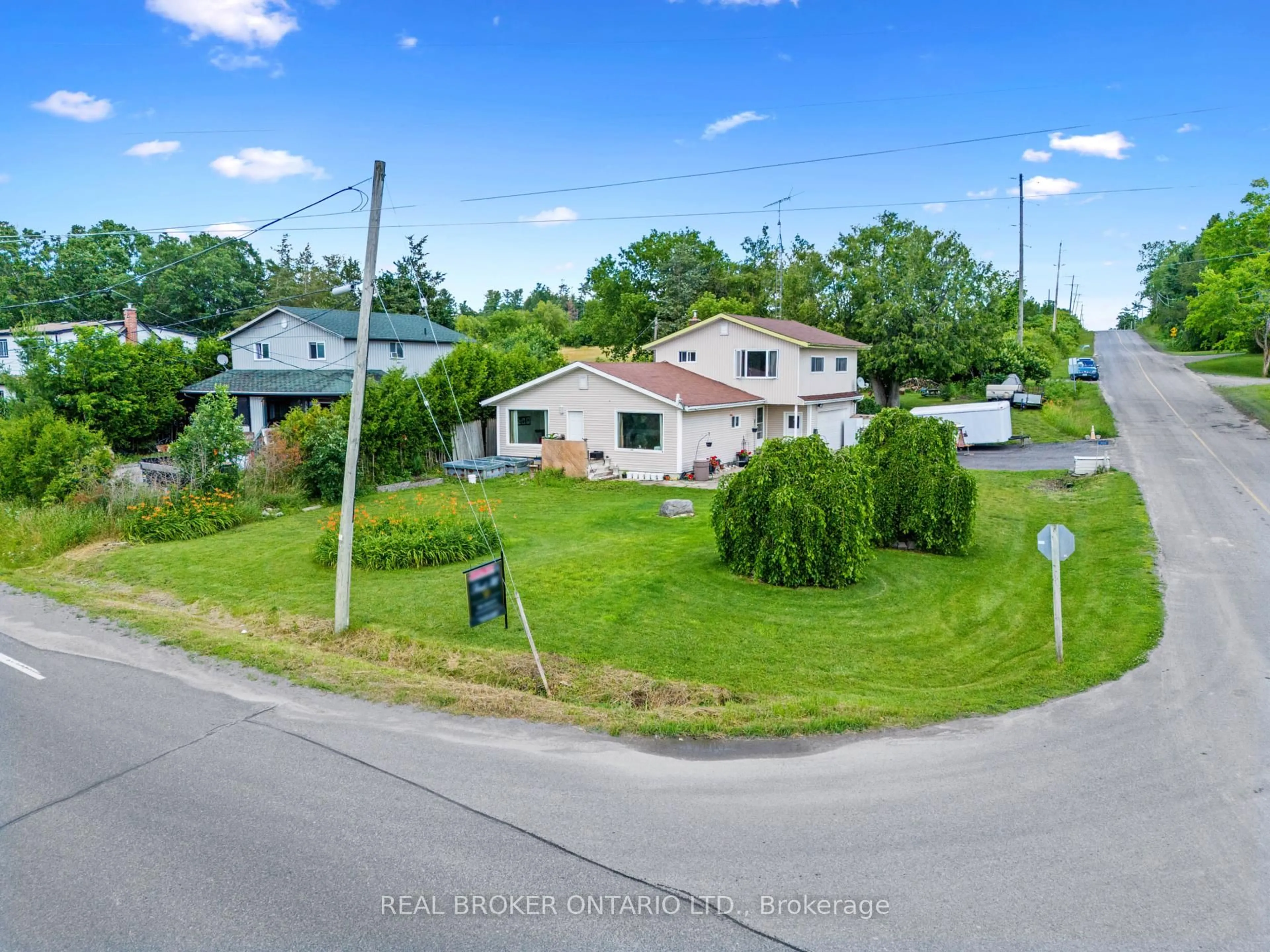 A pic from outside/outdoor area/front of a property/back of a property/a pic from drone, street for 1686 8th Line, Trent Hills Ontario K0L 1L0