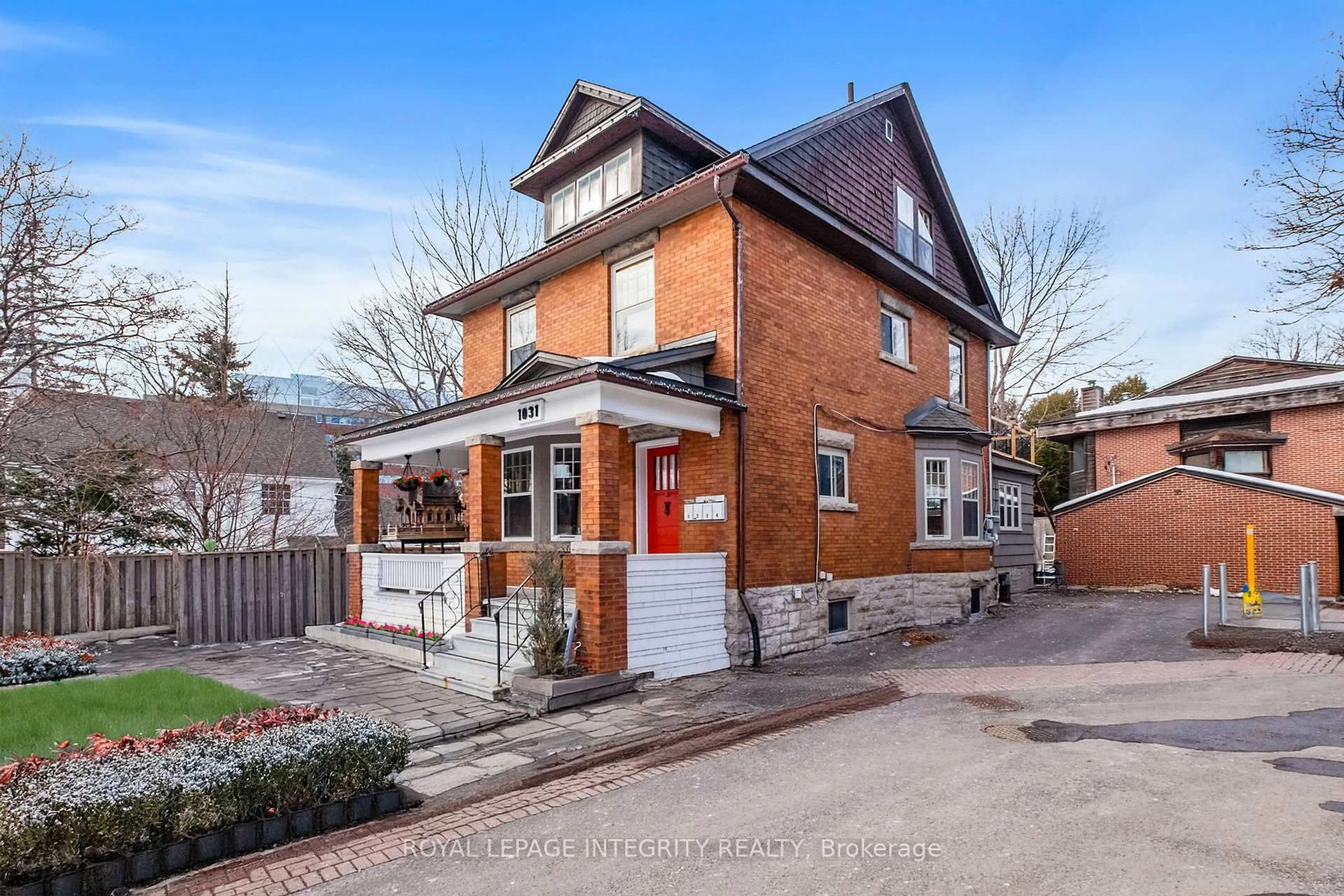 Home with brick exterior material, street for 1031 Carling Ave #1, Ottawa Ontario K1Y 4E8