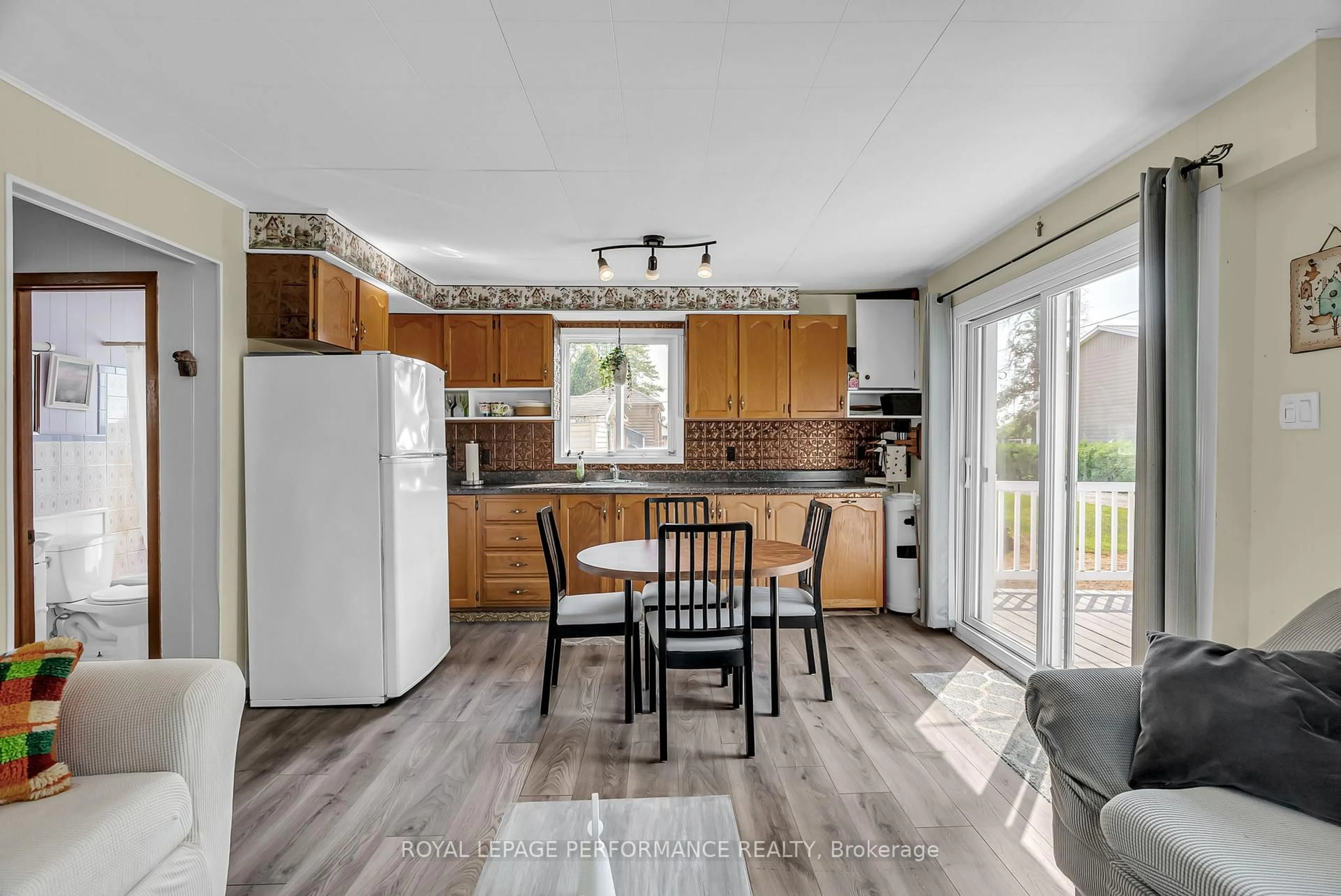 Open concept kitchen, unknown for 21048 Birch Ave, South Glengarry Ontario K0C 1N0