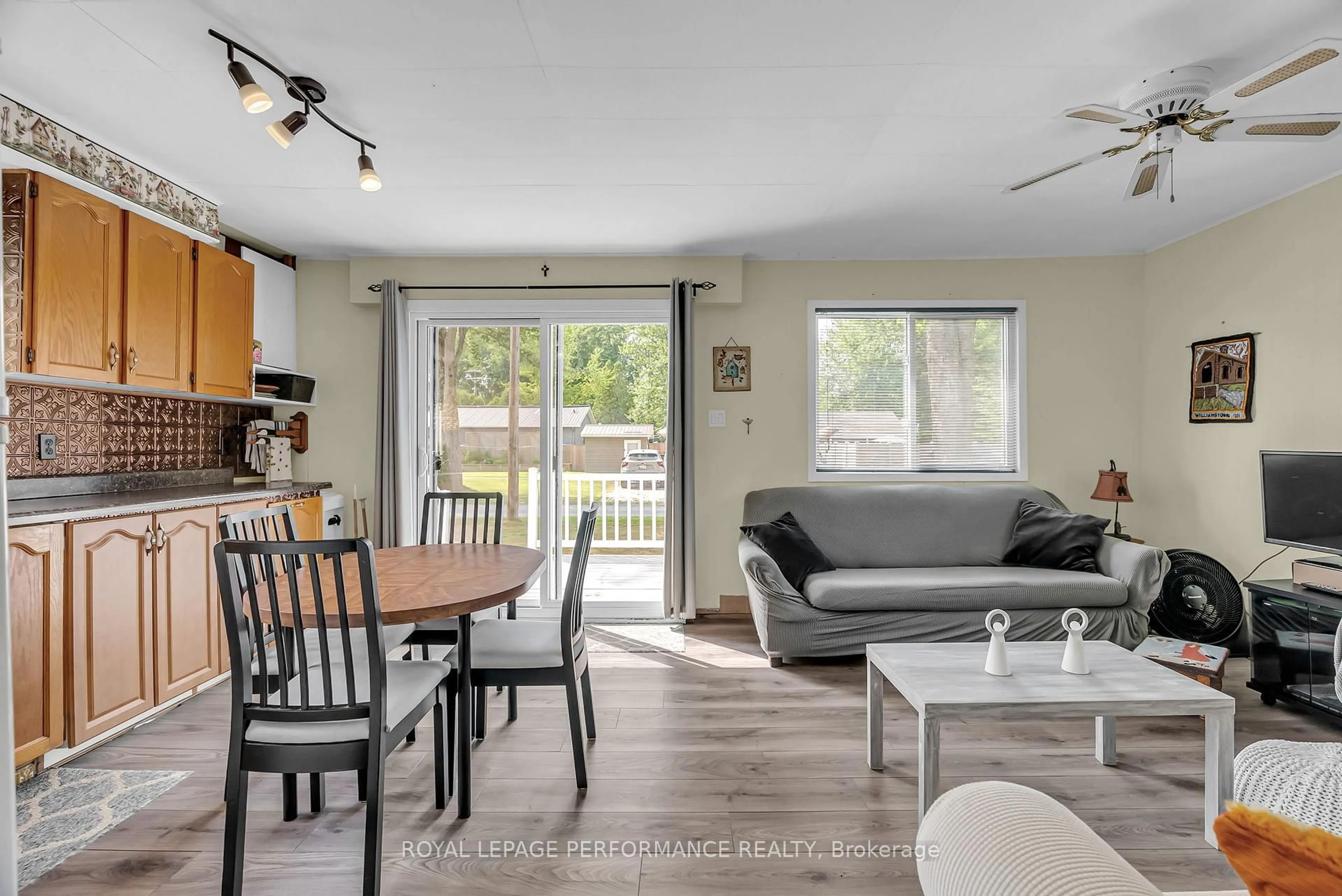 Living room with furniture, unknown for 21048 Birch Ave, South Glengarry Ontario K0C 1N0