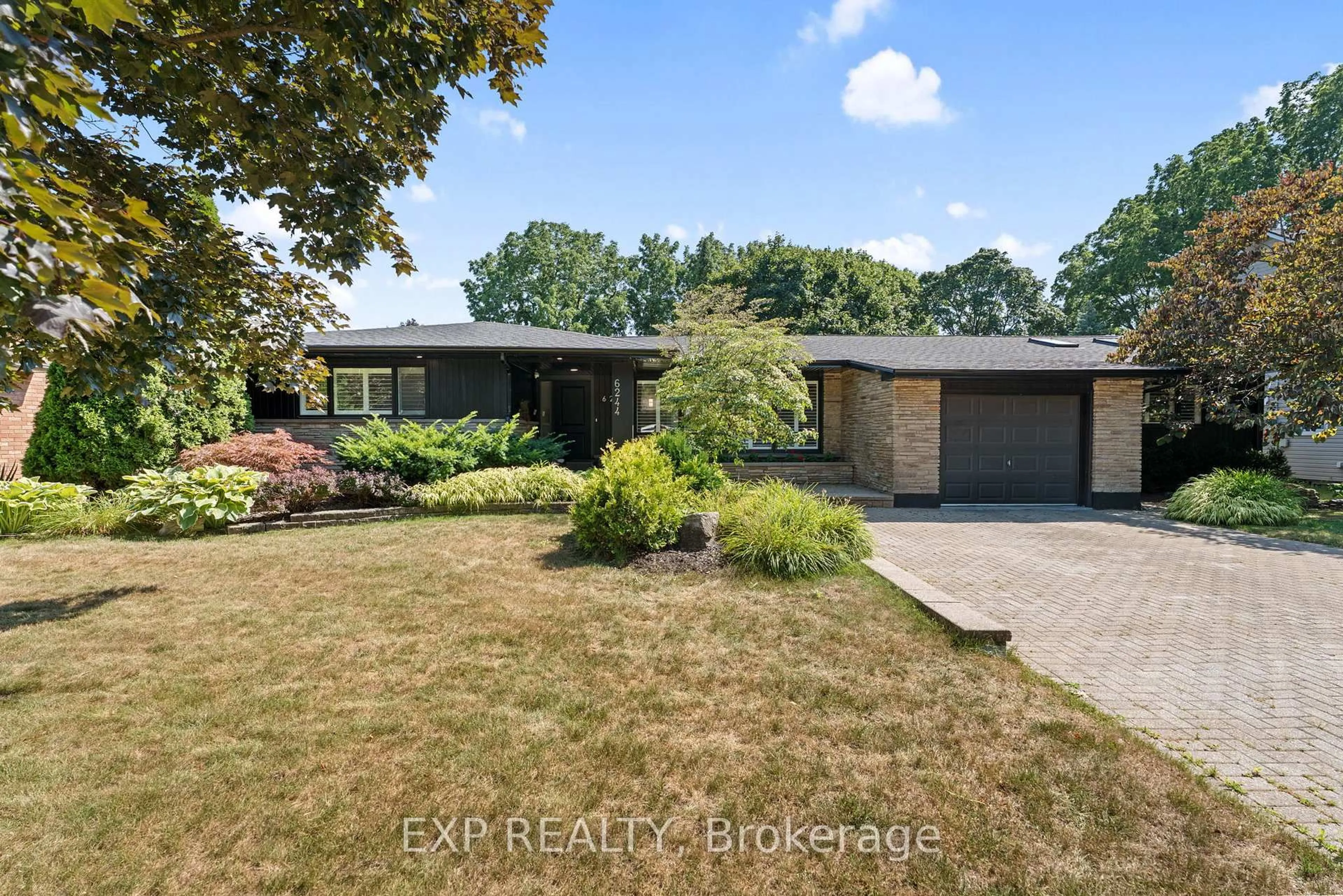 Home with brick exterior material, street for 6244 Russell St, Niagara Falls Ontario L2J 1P1