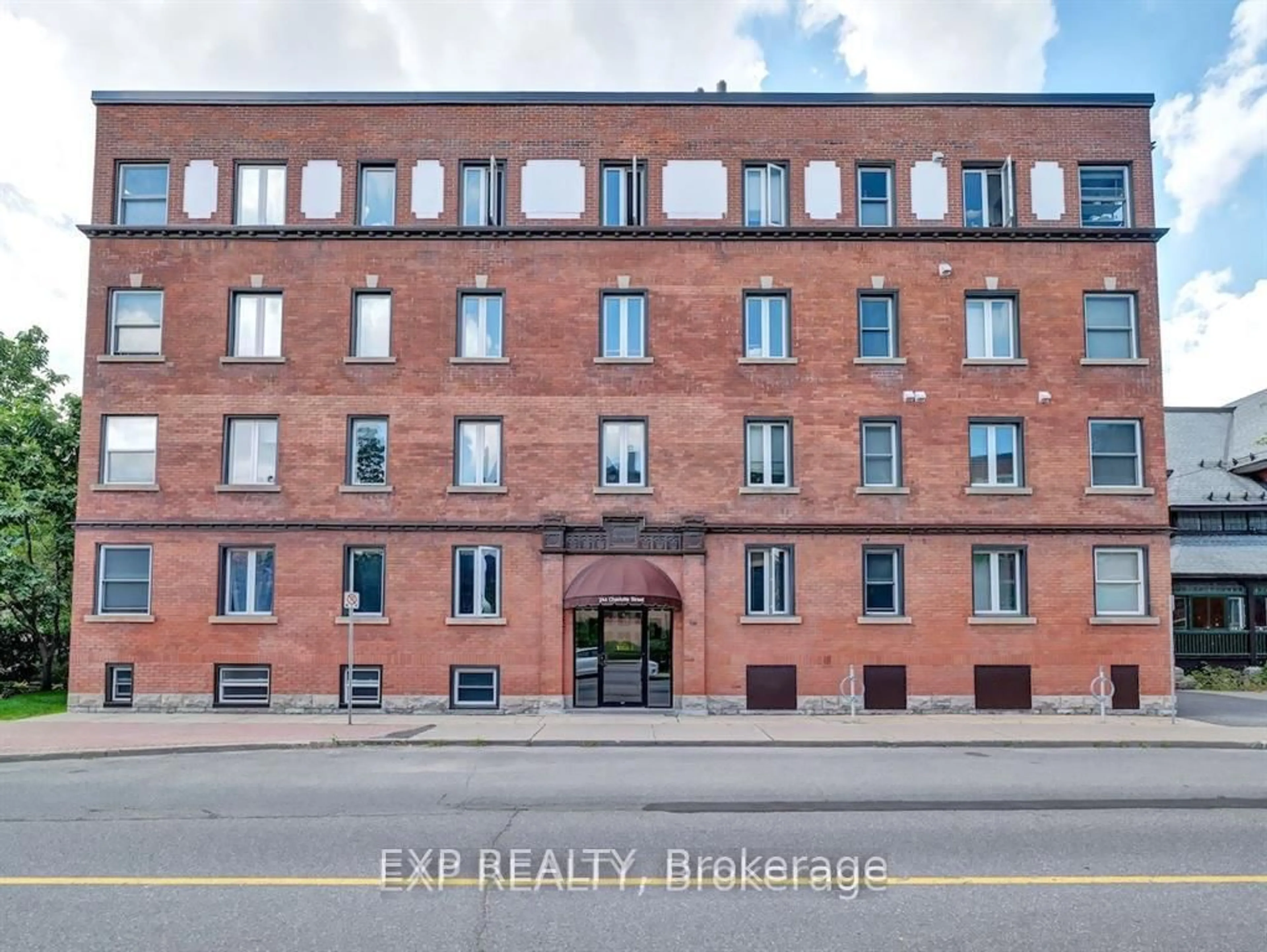Home with brick exterior material, building for 244 CHARLOTTE St #1, Ottawa Ontario K1N 8L3