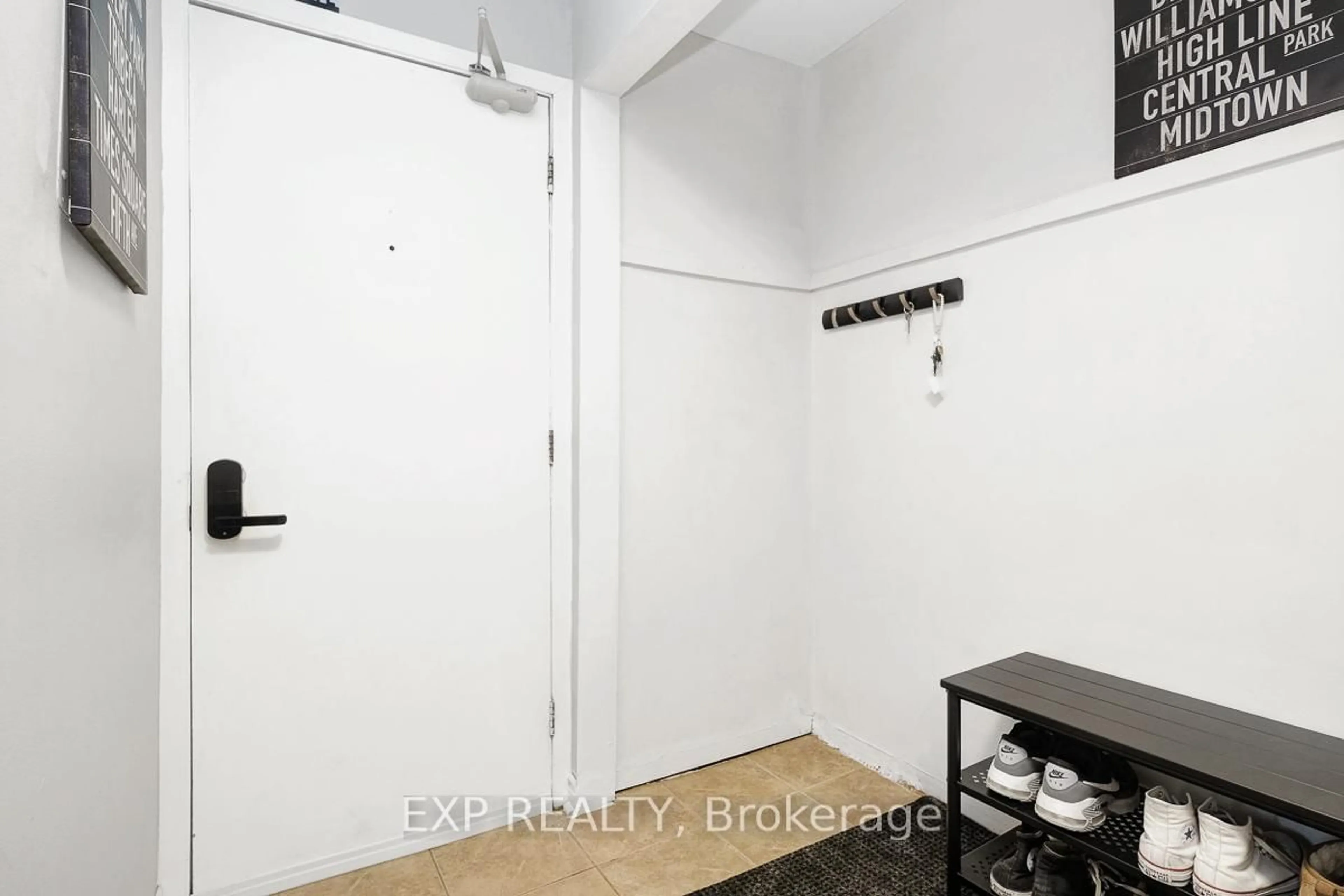 A pic of a room for 244 CHARLOTTE St #1, Ottawa Ontario K1N 8L3