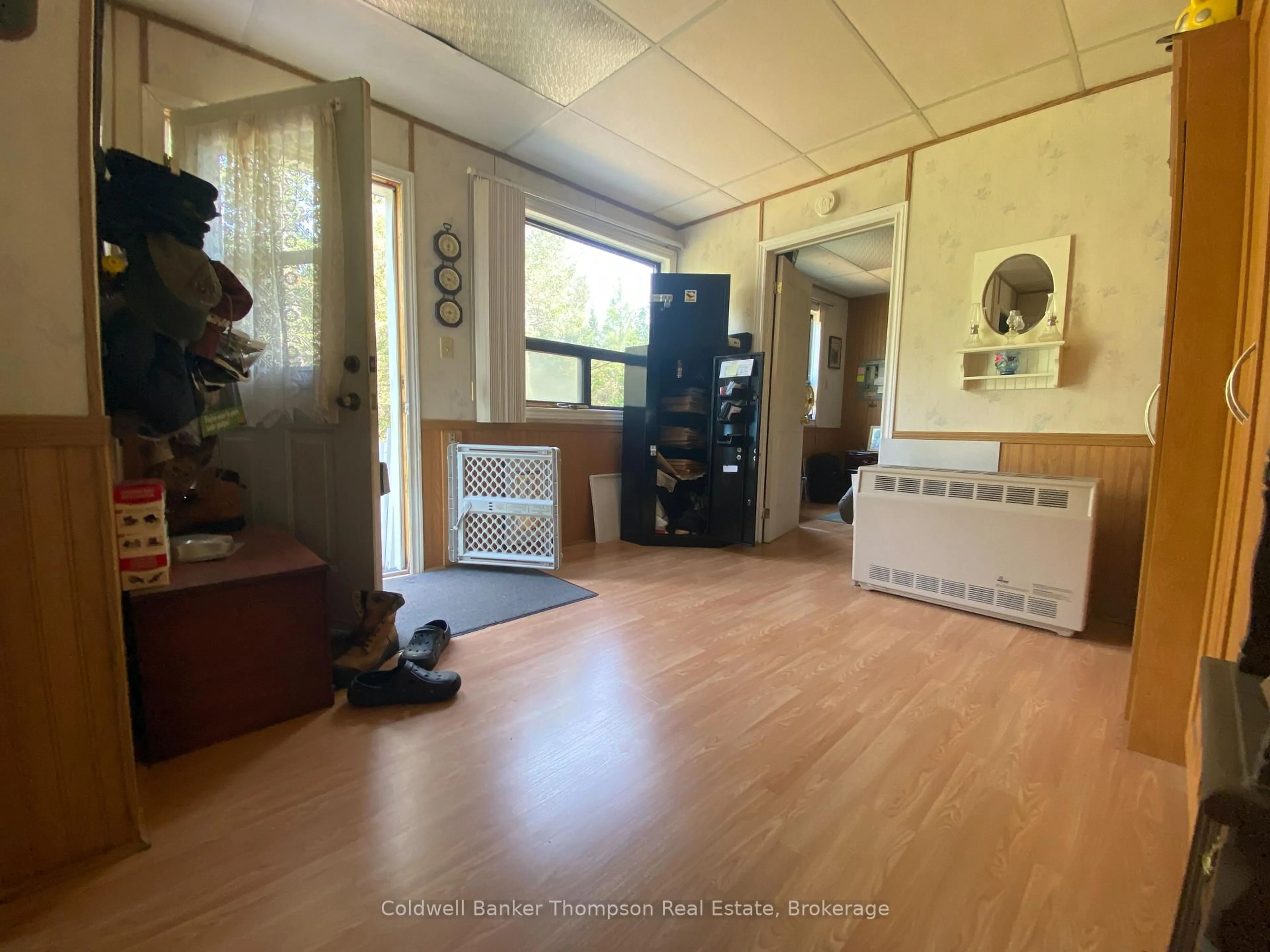Indoor foyer for 183 Sandhill Rd, Joly Ontario P0A 1Z0