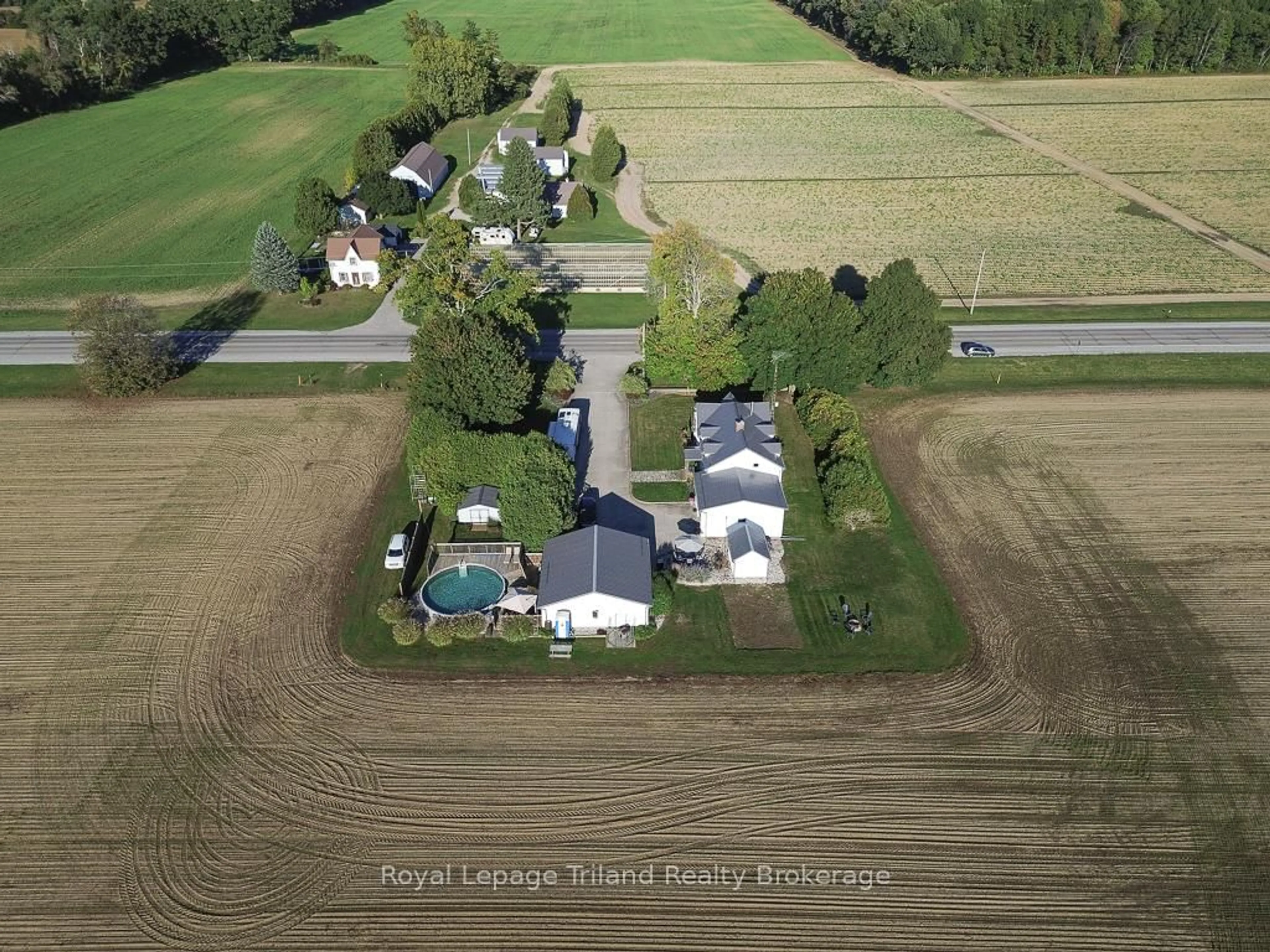 A pic from outside/outdoor area/front of a property/back of a property/a pic from drone, street for 3811 HIGHWAY 59, Norfolk Ontario N0J 1E0