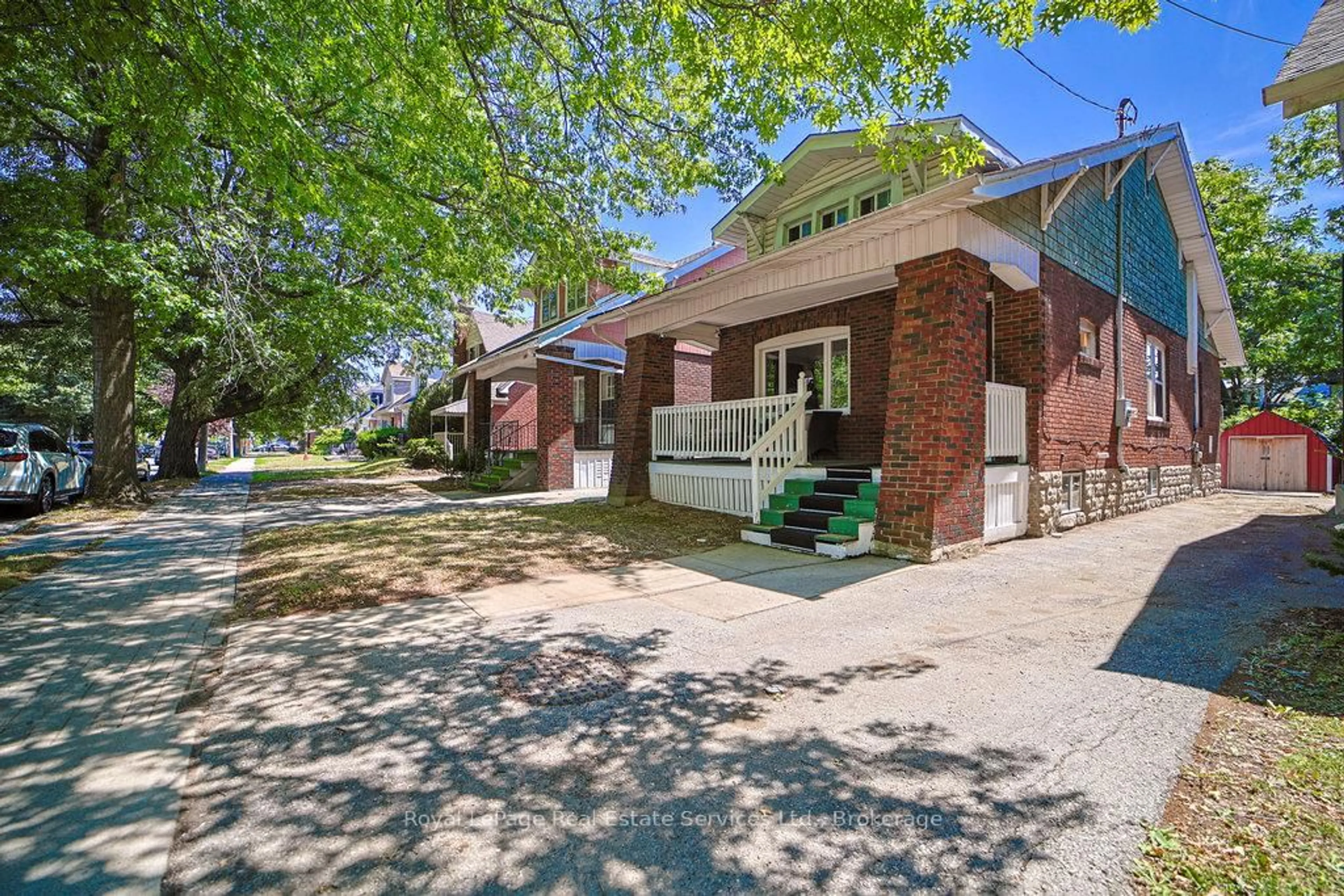 Unknown for 1105 King St, Hamilton Ontario L8S 1L8