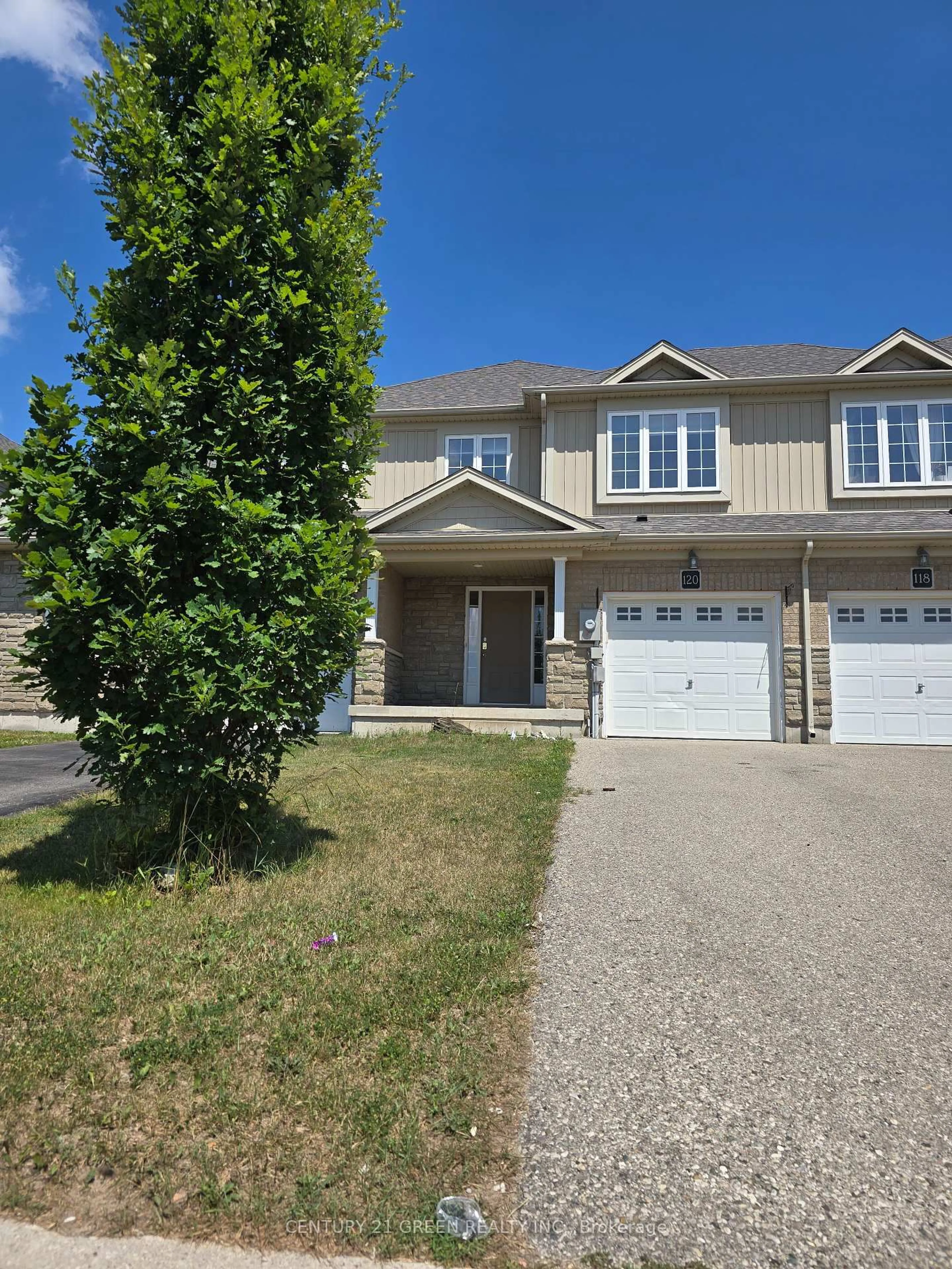 A pic from outside/outdoor area/front of a property/back of a property/a pic from drone, street for 120 Wedgewood Dr, Woodstock Ontario N4T 0E2