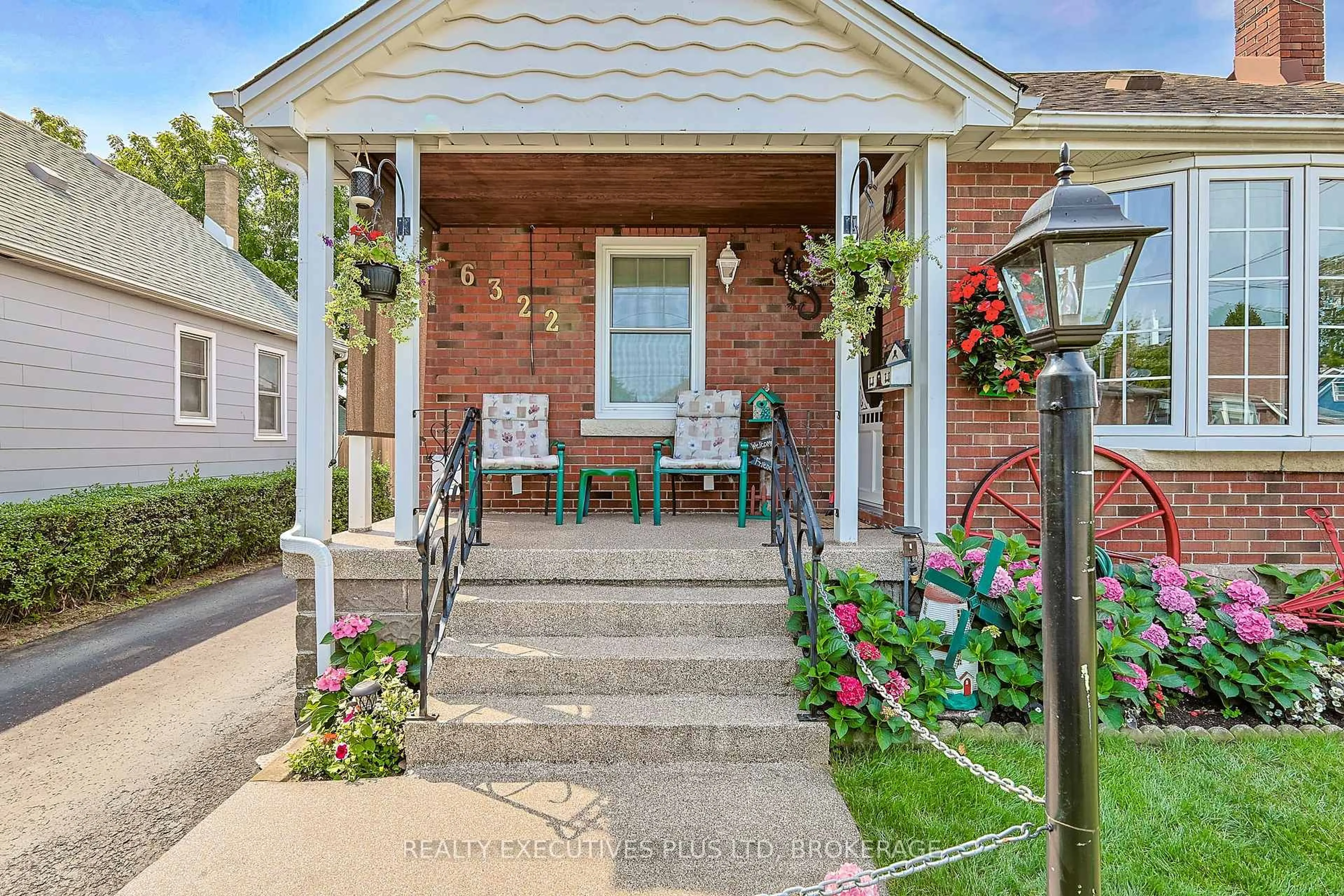 Home with brick exterior material, street for 6322 Monroe St, Niagara Falls Ontario L2G 2G8