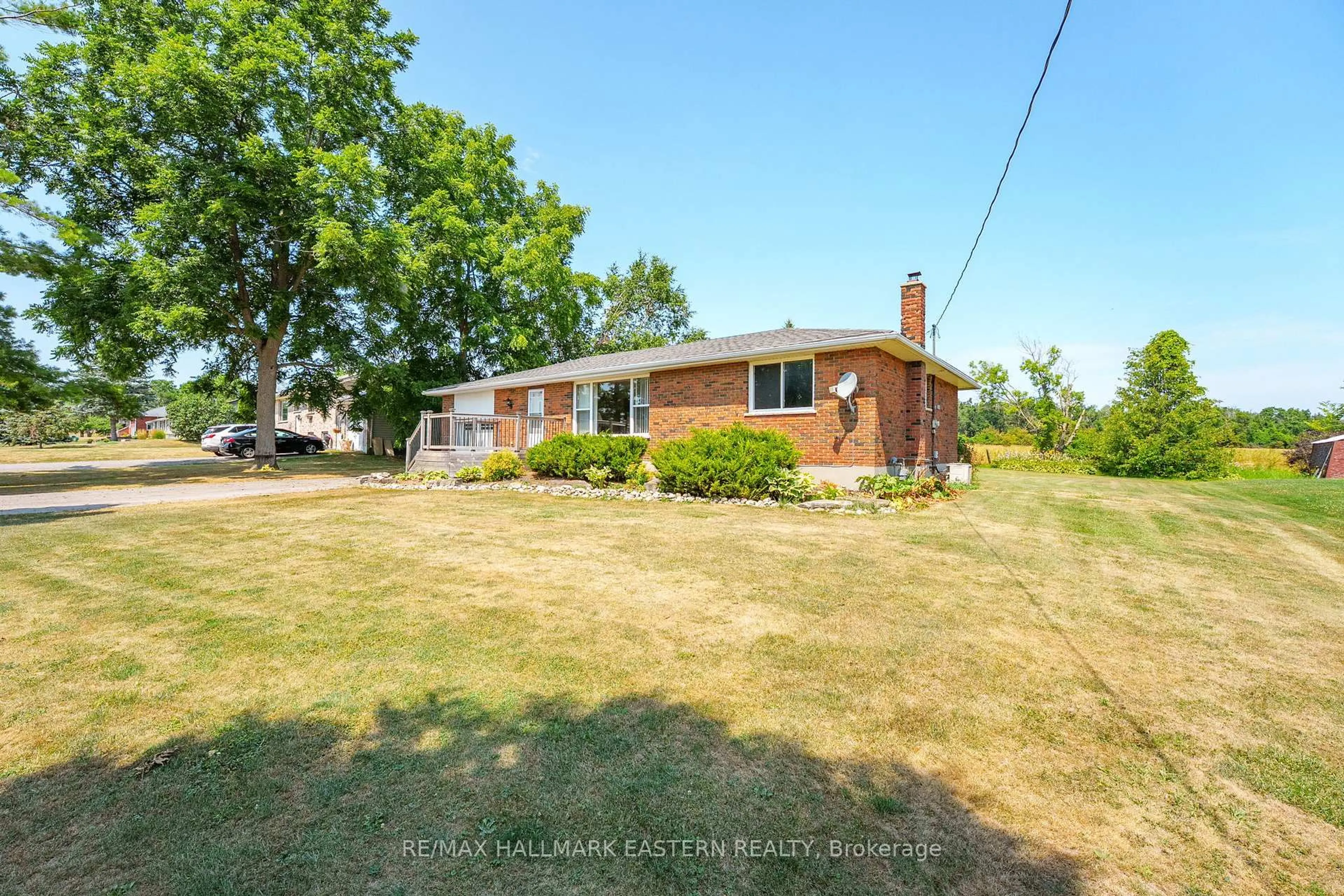 A pic from outside/outdoor area/front of a property/back of a property/a pic from drone, unknown for 1436 Yankee Line, Selwyn Ontario K0L 1T0