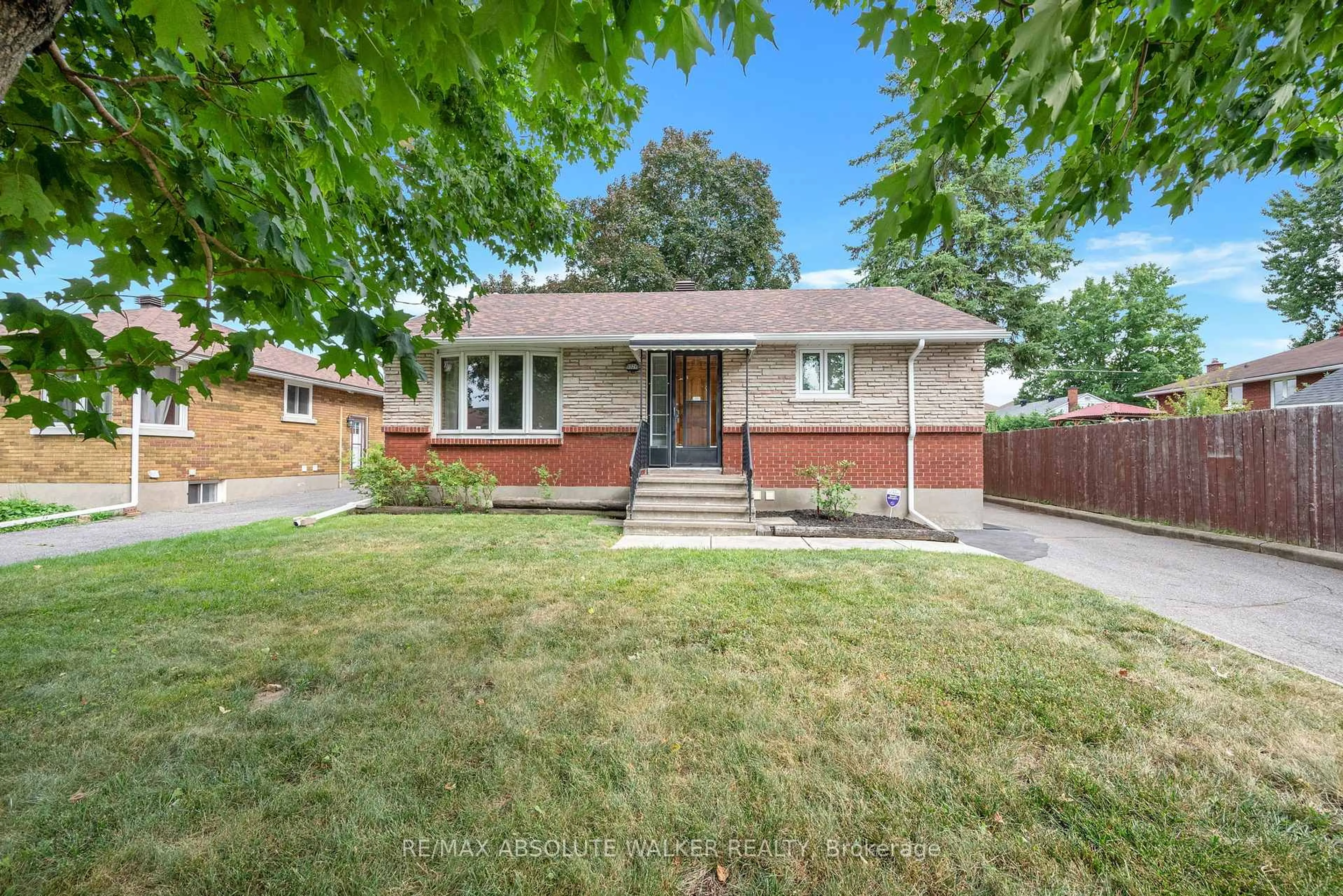Home with brick exterior material, street for 1324 Trenton Ave, Ottawa Ontario K1Z 8K1