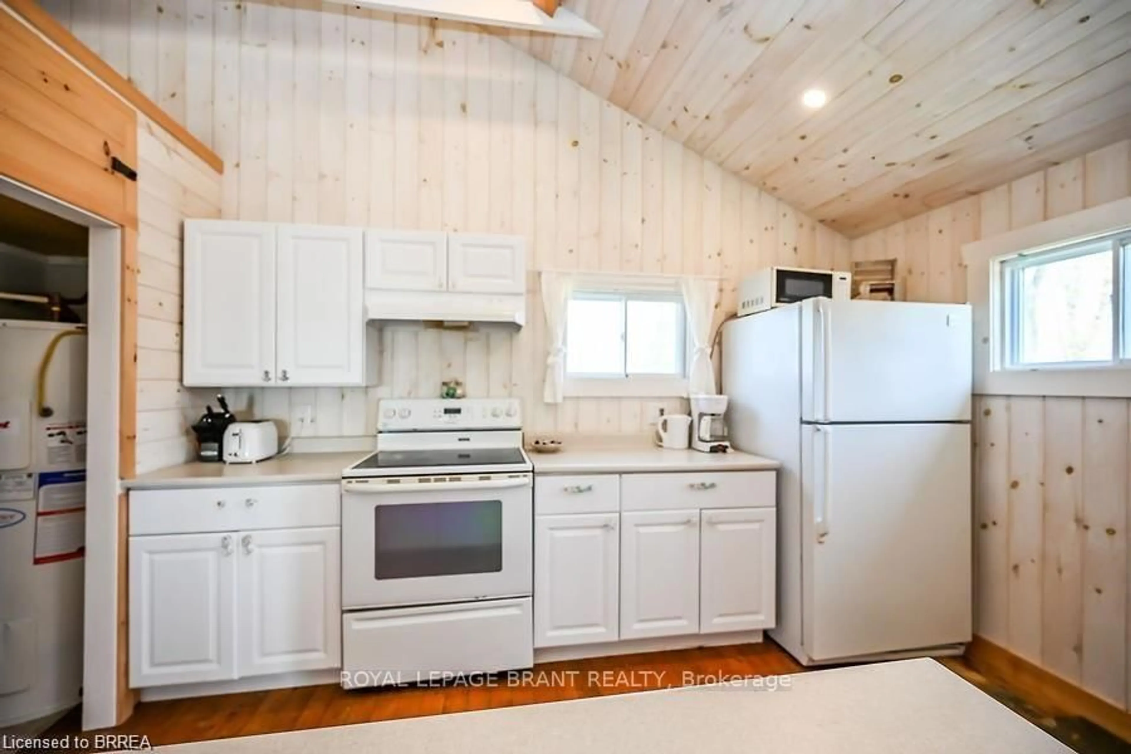 Standard kitchen, unknown for 57 Erie Blvd, Norfolk Ontario N0E 1M0
