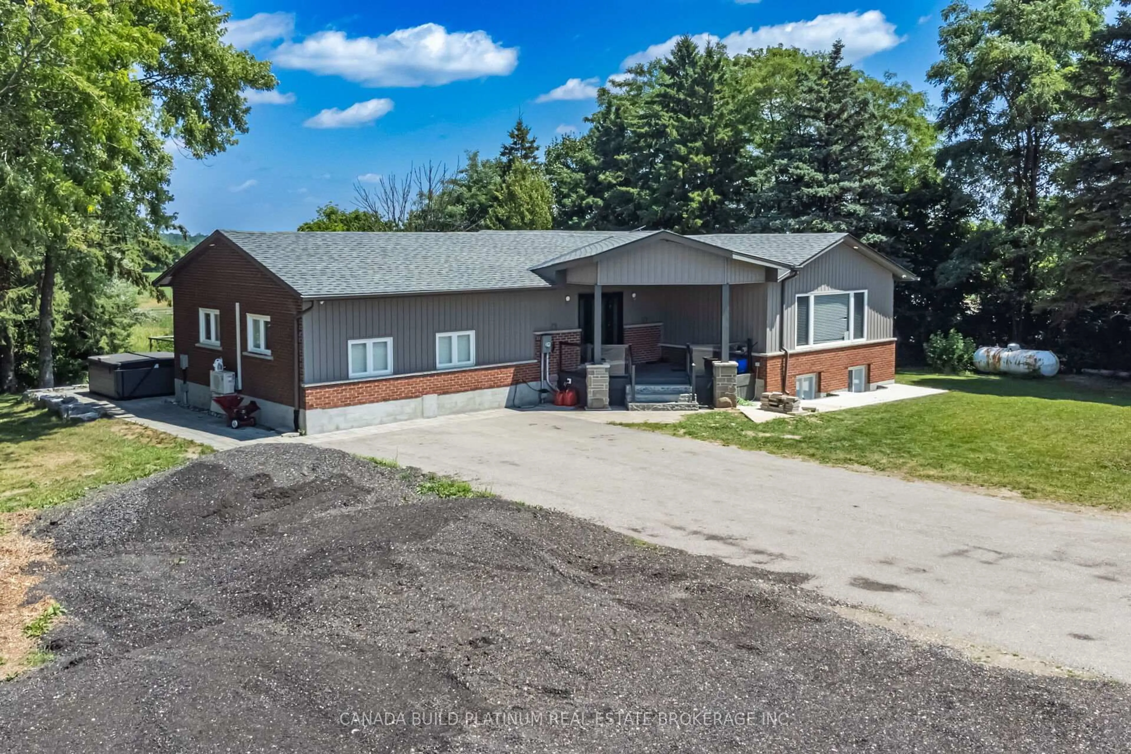 A pic from outside/outdoor area/front of a property/back of a property/a pic from drone, unknown for 4119 Highway 6 Rd, Puslinch Ontario N0B 2J0