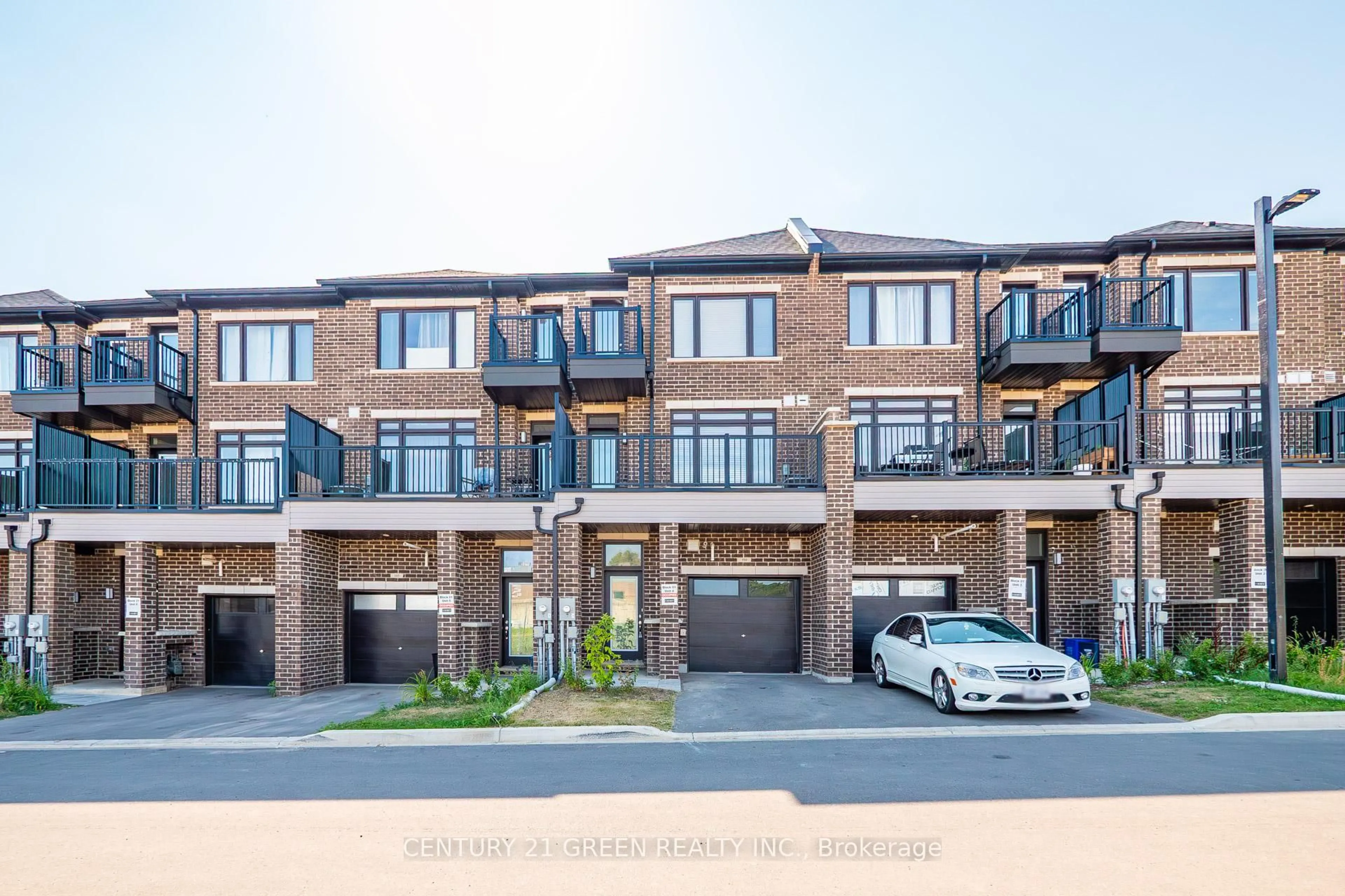 A pic from outside/outdoor area/front of a property/back of a property/a pic from drone, street for 585 Colborne St #104, Brantford Ontario N3S 0K4