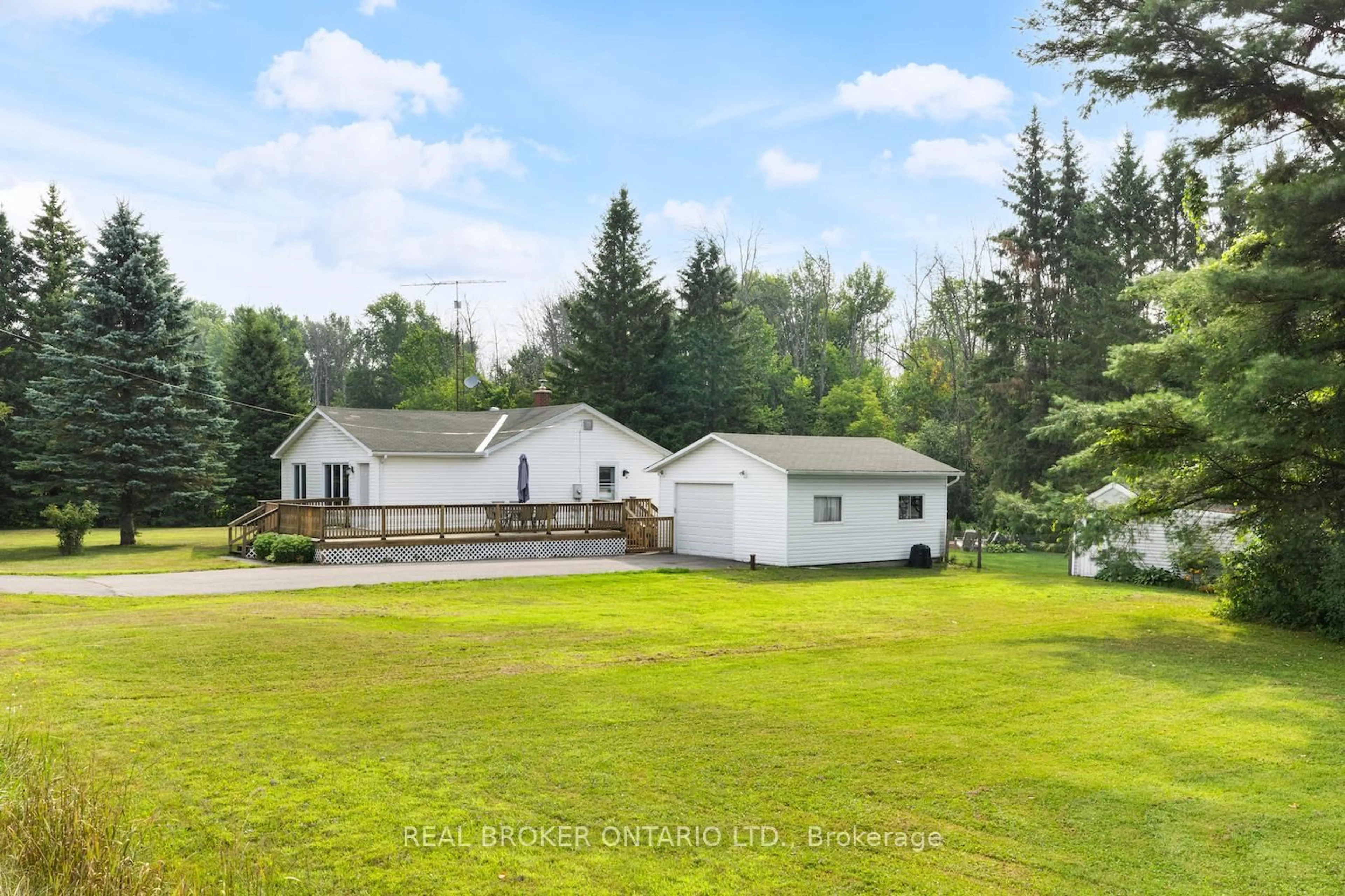A pic from outside/outdoor area/front of a property/back of a property/a pic from drone, water/lake/river/ocean view for 2101 2nd Concession Rd, Elizabethtown-Kitley Ontario K6V 5T1