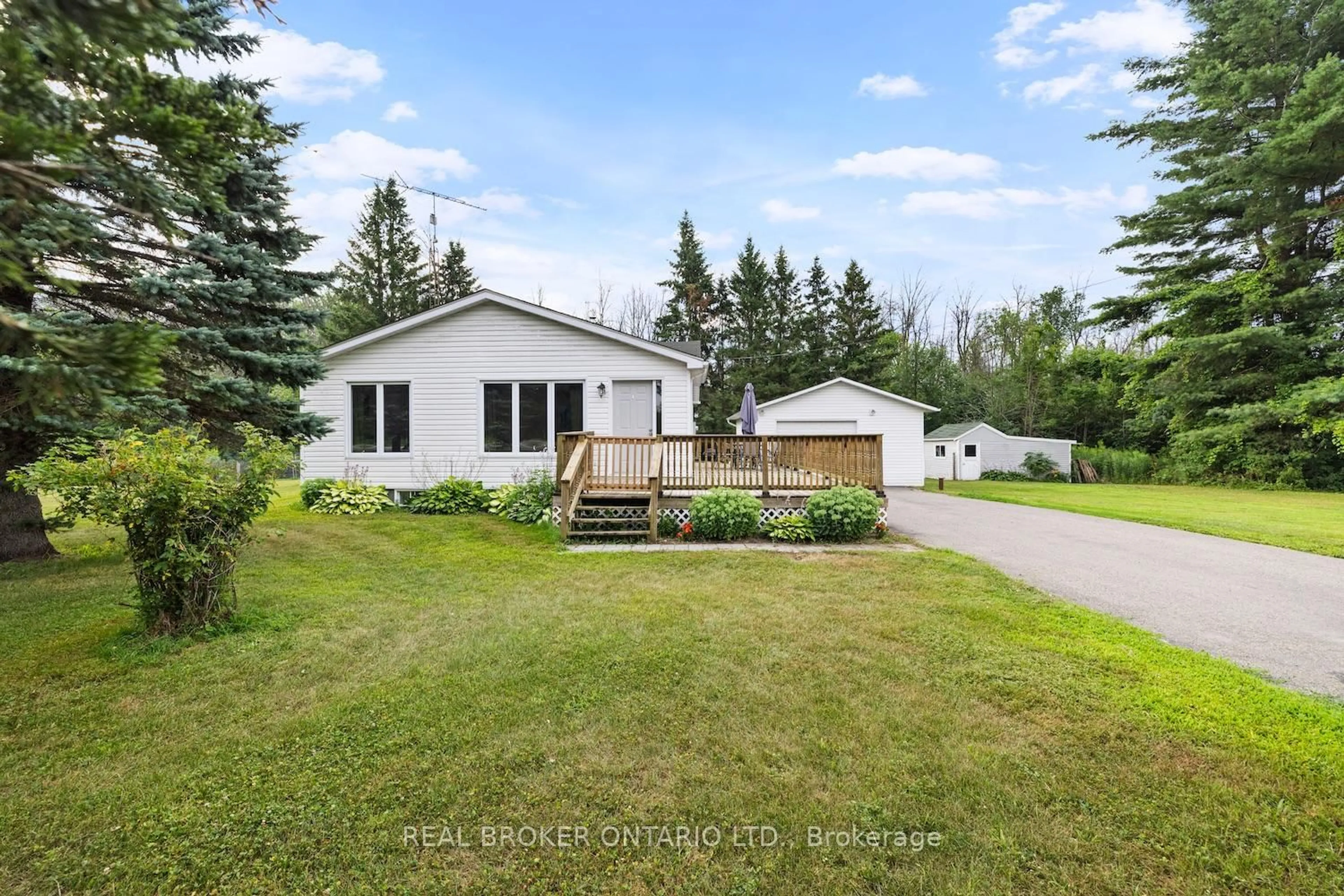 A pic from outside/outdoor area/front of a property/back of a property/a pic from drone, unknown for 2101 2nd Concession Rd, Elizabethtown-Kitley Ontario K6V 5T1