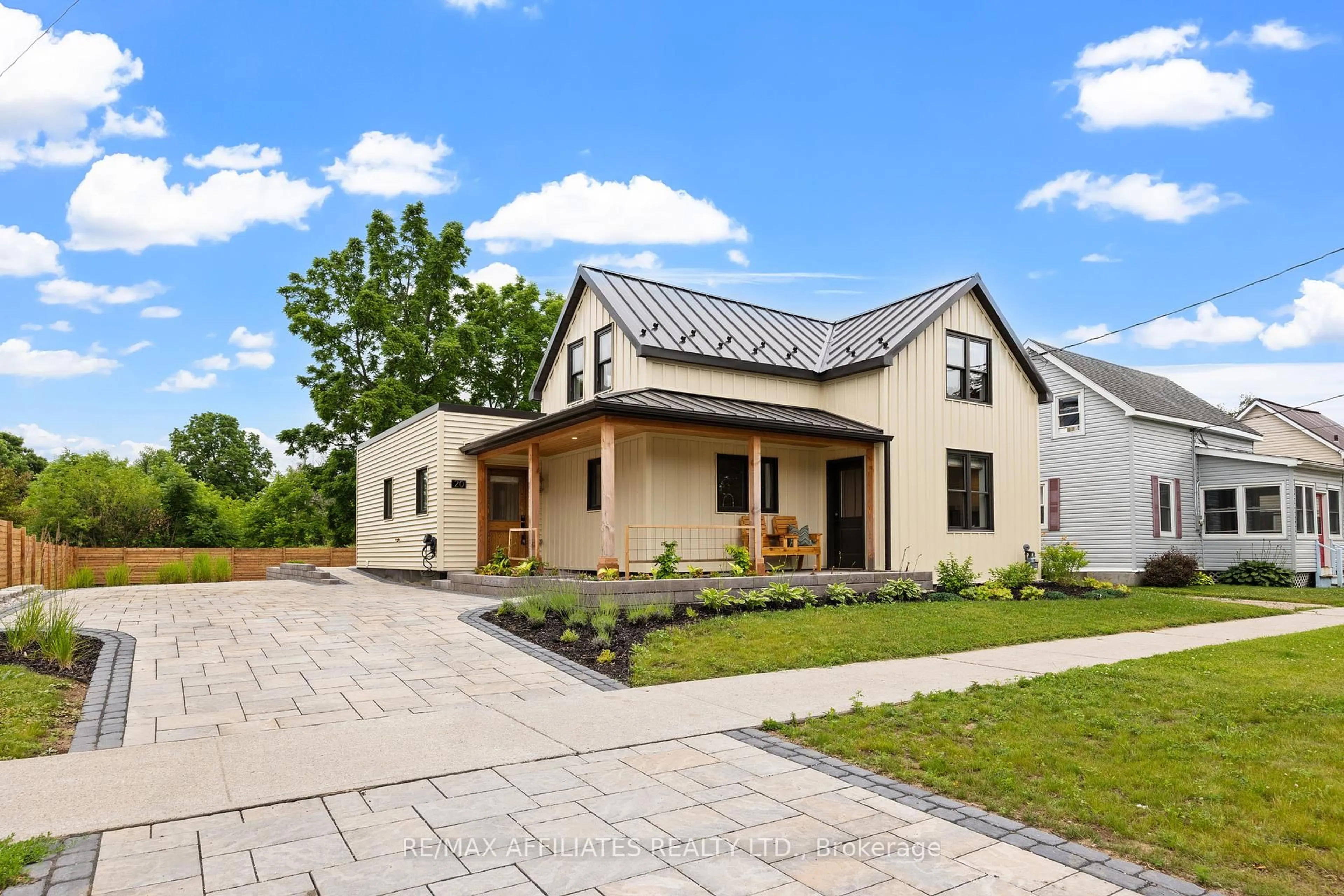 Home with brick exterior material, street for 20 Grant St, Perth Ontario K7H 1X5