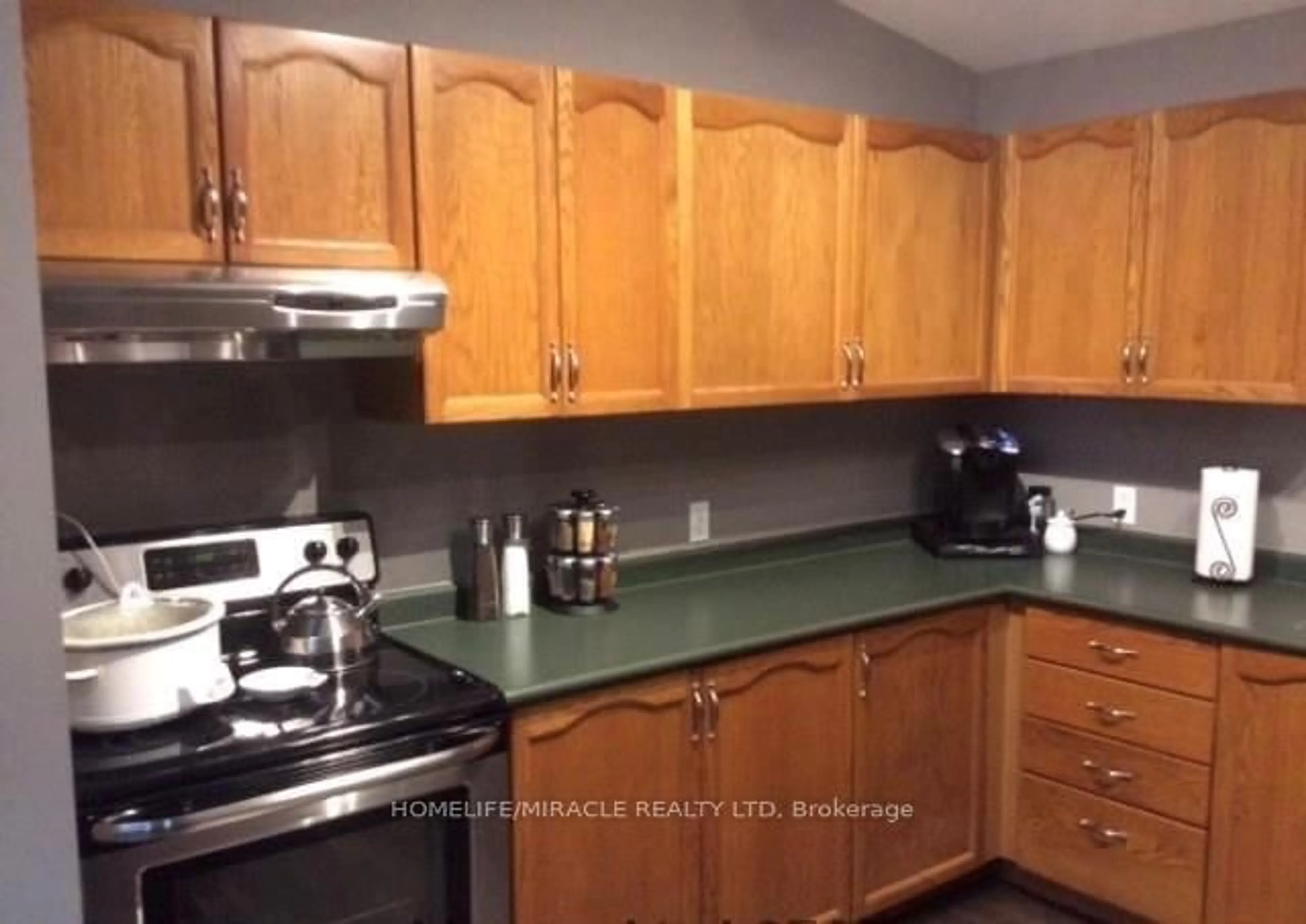 Standard kitchen, unknown for 120 Ashbury Ave, London South Ontario N6E 1T1