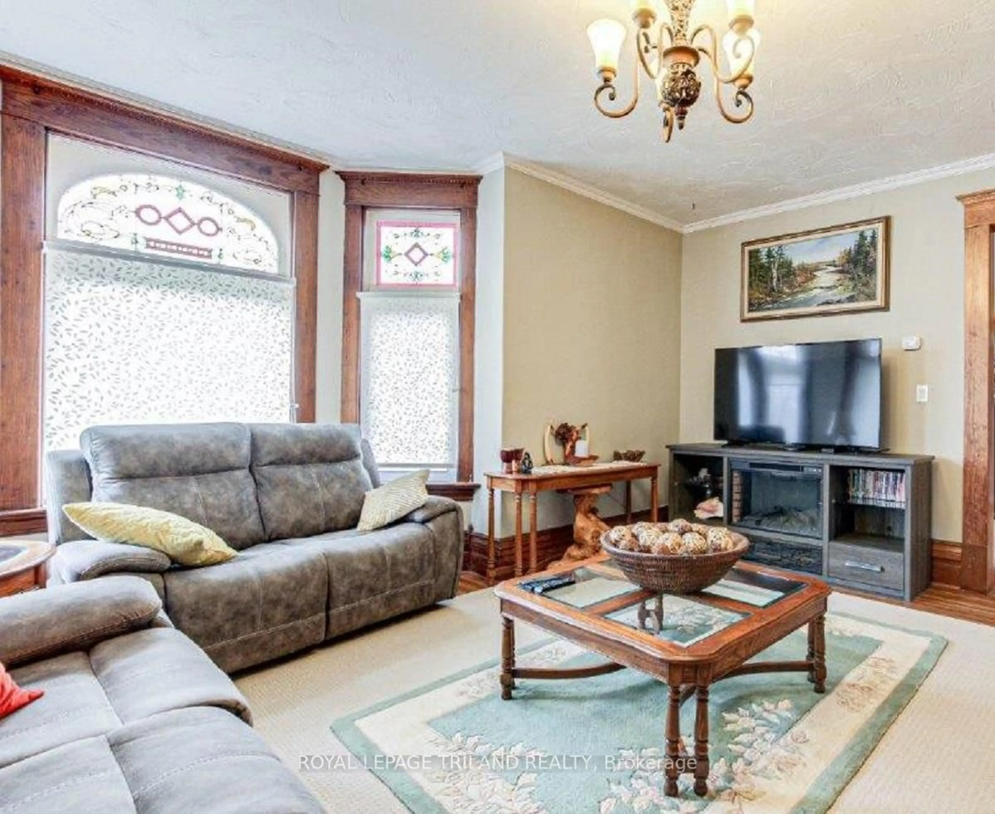 Living room with furniture, unknown for 286 King St, Thames Centre Ontario N0M 2P0