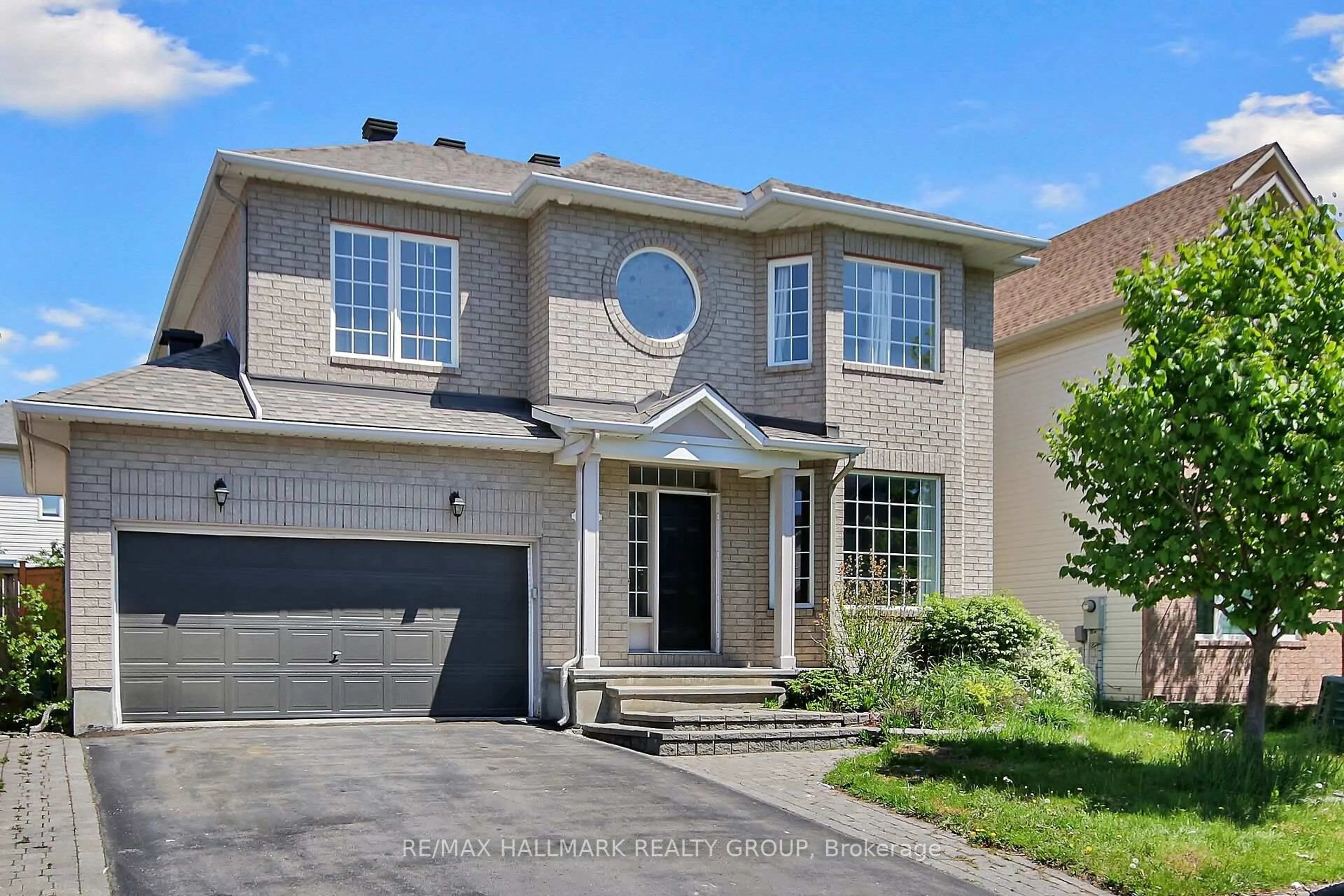 Home with brick exterior material, street for 206 Annapolis Circ, Ottawa Ontario K1V 1Y9