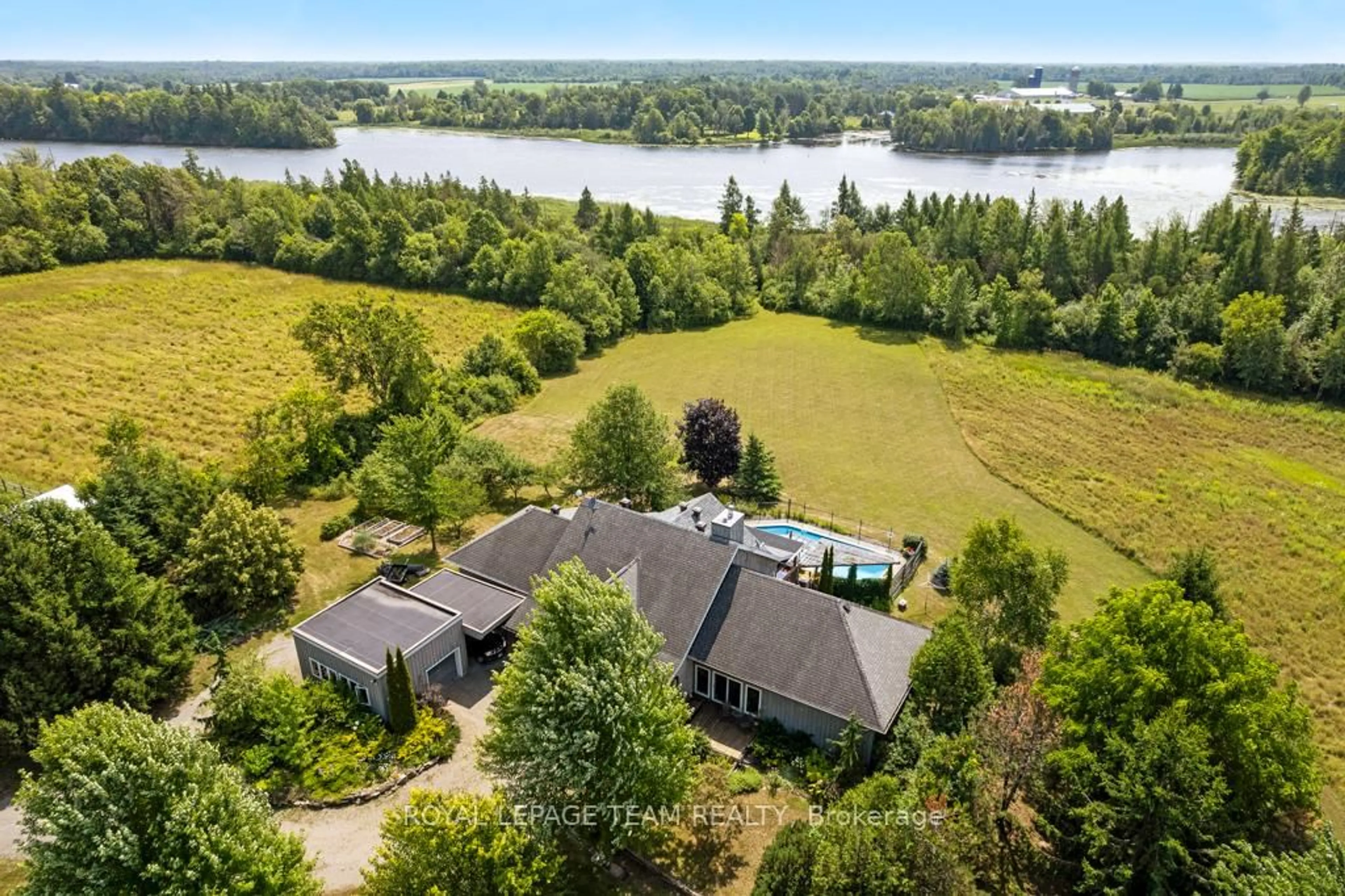 A pic from outside/outdoor area/front of a property/back of a property/a pic from drone, water/lake/river/ocean view for 4636 Donnelly Dr, Merrickville Ontario K0G 1N0