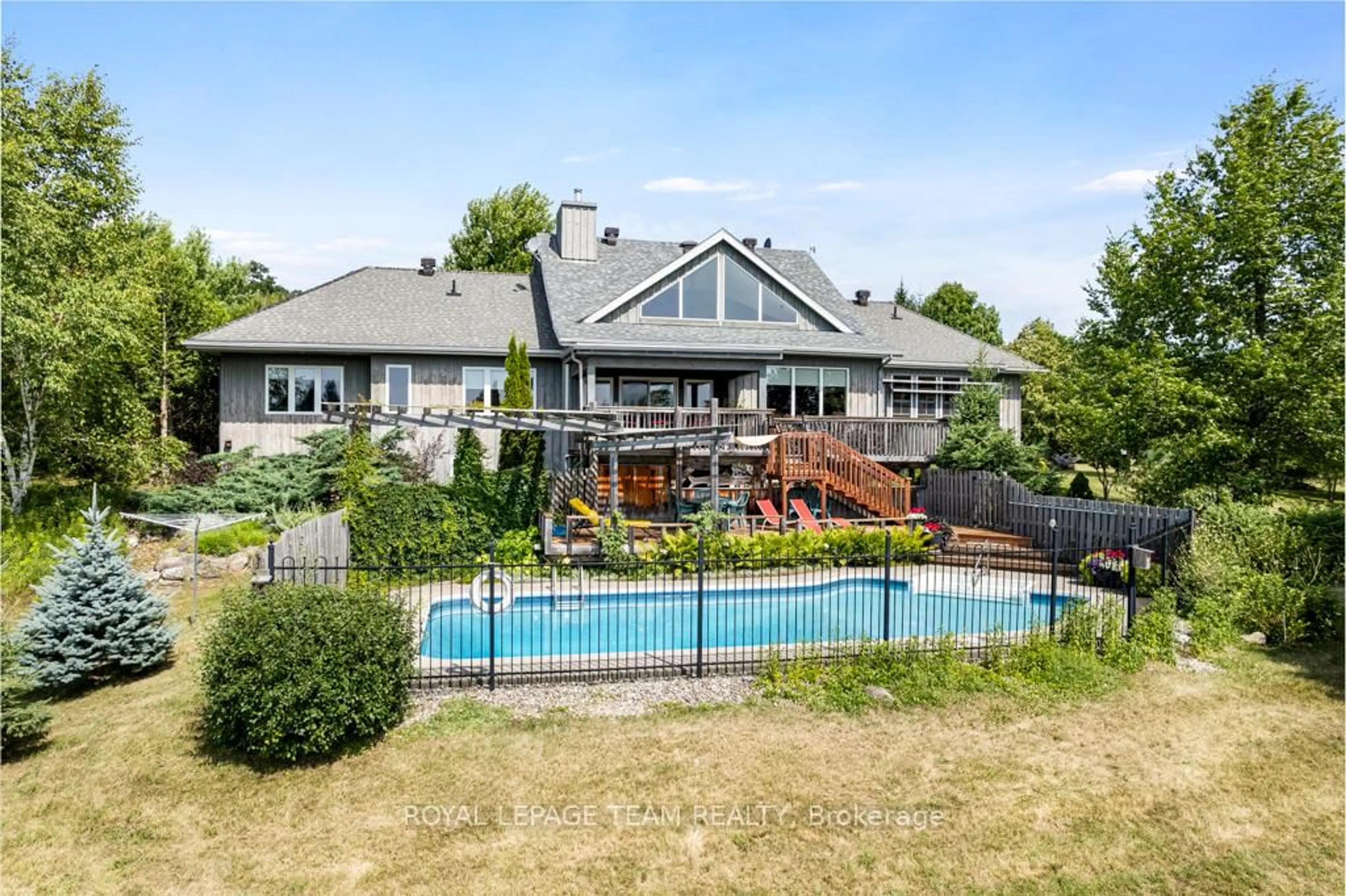 A pic from outside/outdoor area/front of a property/back of a property/a pic from drone, water/lake/river/ocean view for 4636 Donnelly Dr, Merrickville Ontario K0G 1N0