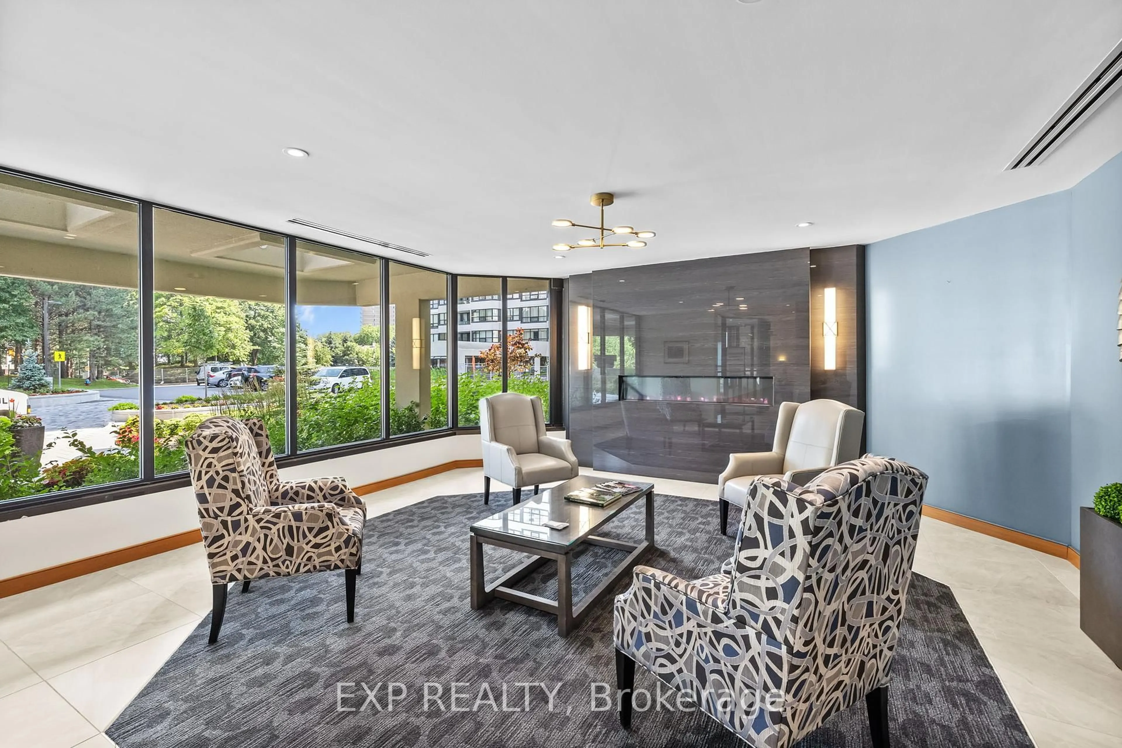 Indoor entryway for 1500 Riverside Dr #606, Ottawa Ontario K1G 4J4