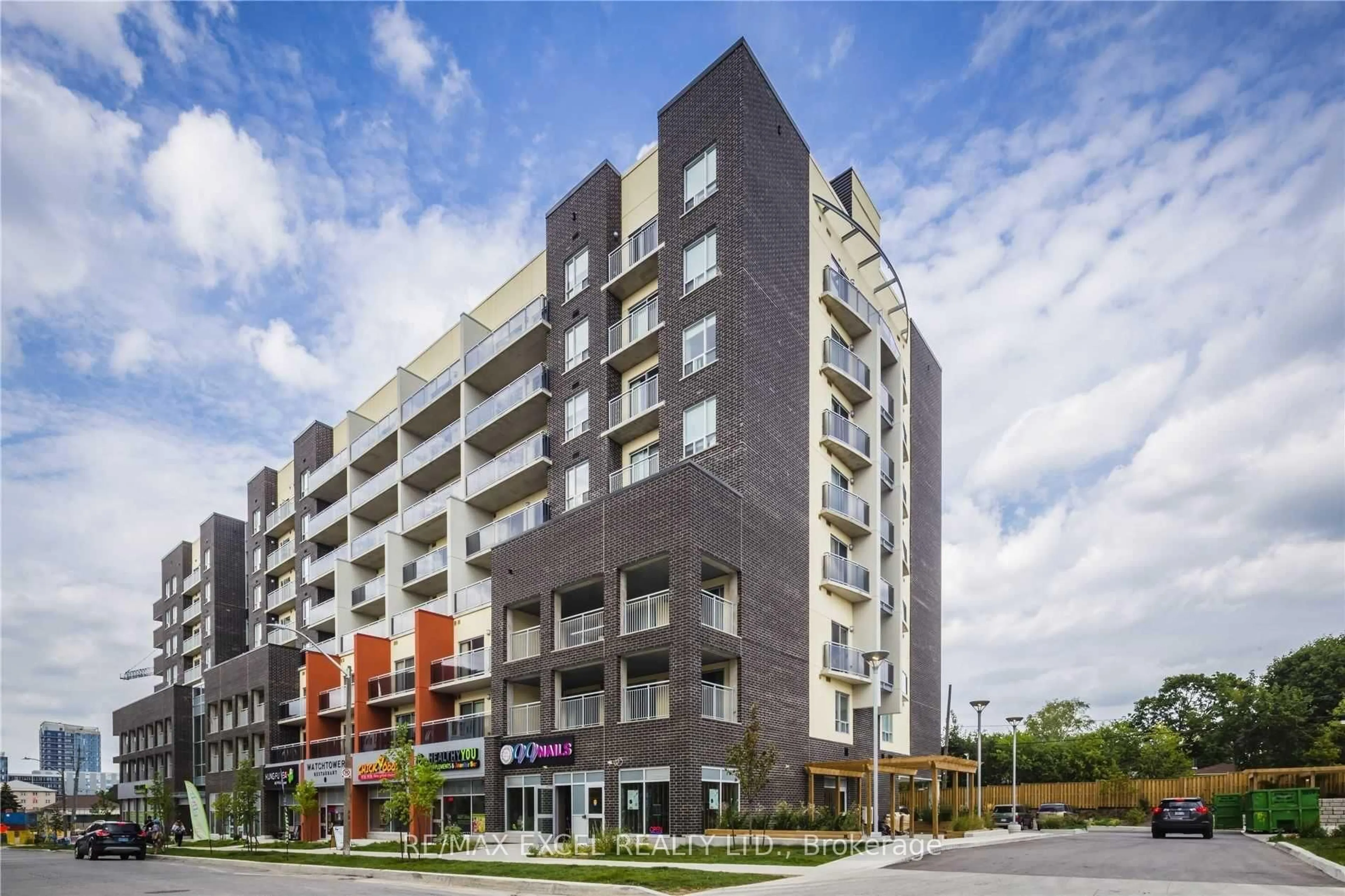Patio, building for 280 Lester St #821, Waterloo Ontario N2L 3W5