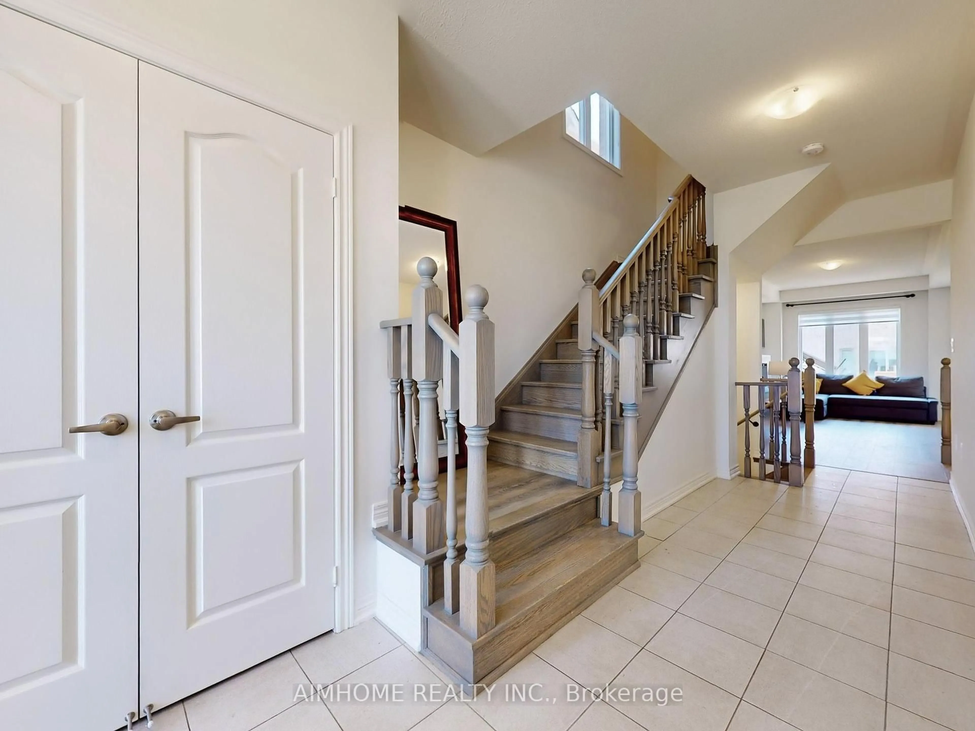 Unknown for 407 Skinner Rd, Hamilton Ontario L8B 1Z7