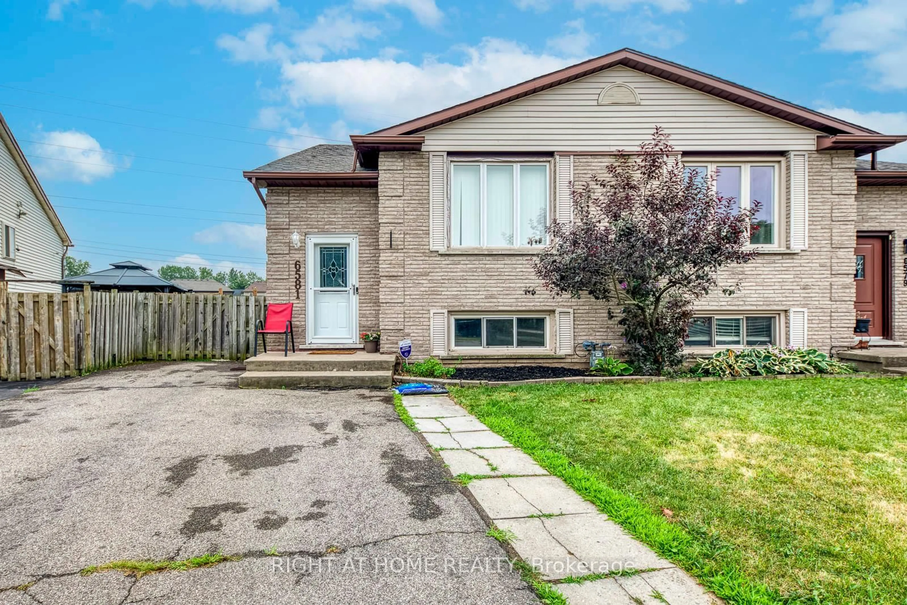 Home with brick exterior material, street for 6581 MALIBU Dr, Niagara Falls Ontario L2H 2W3