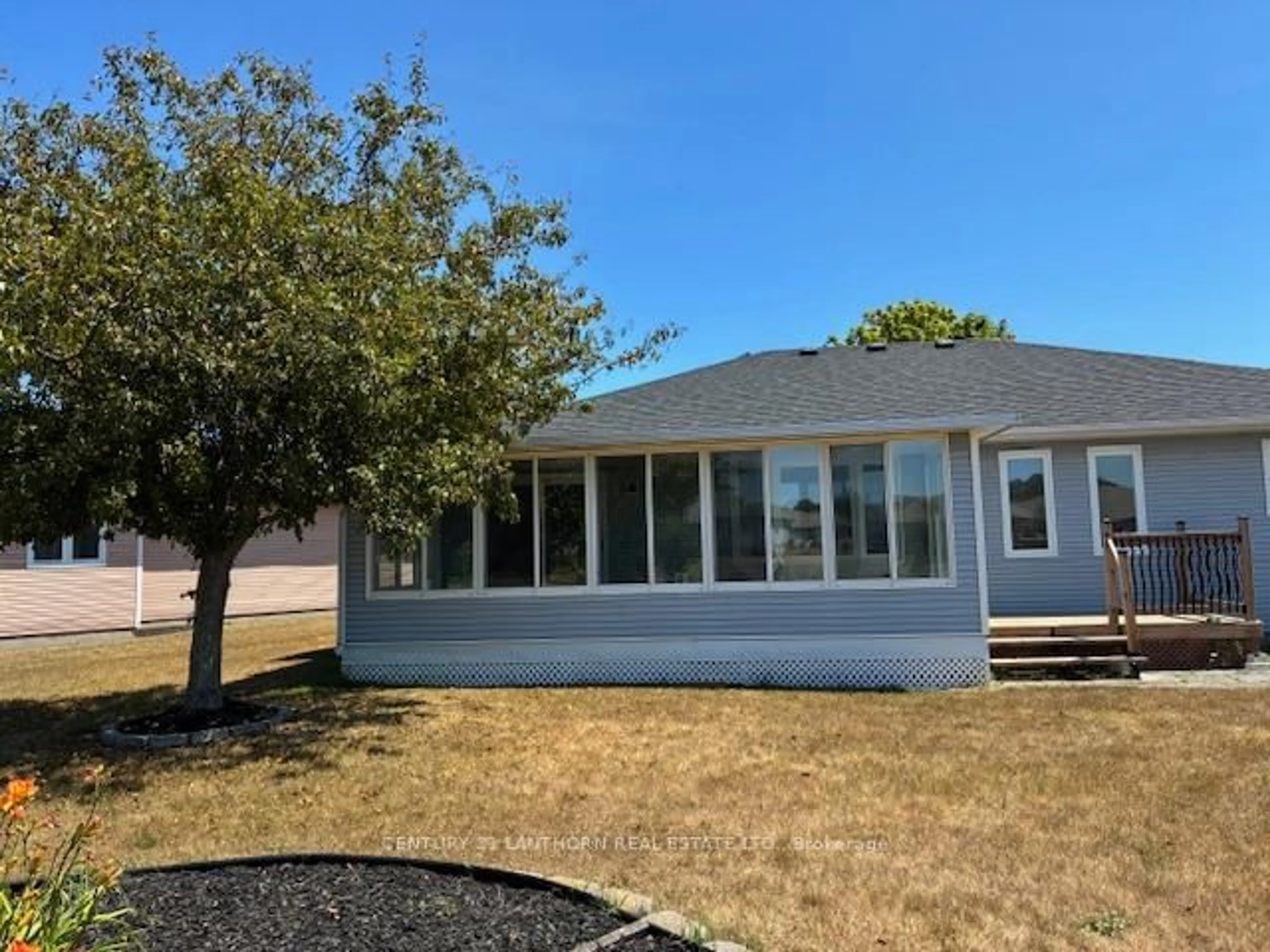 Home with vinyl exterior material, water/lake/river/ocean view for 8 Quaker Crt, Prince Edward County Ontario K0K 3L0
