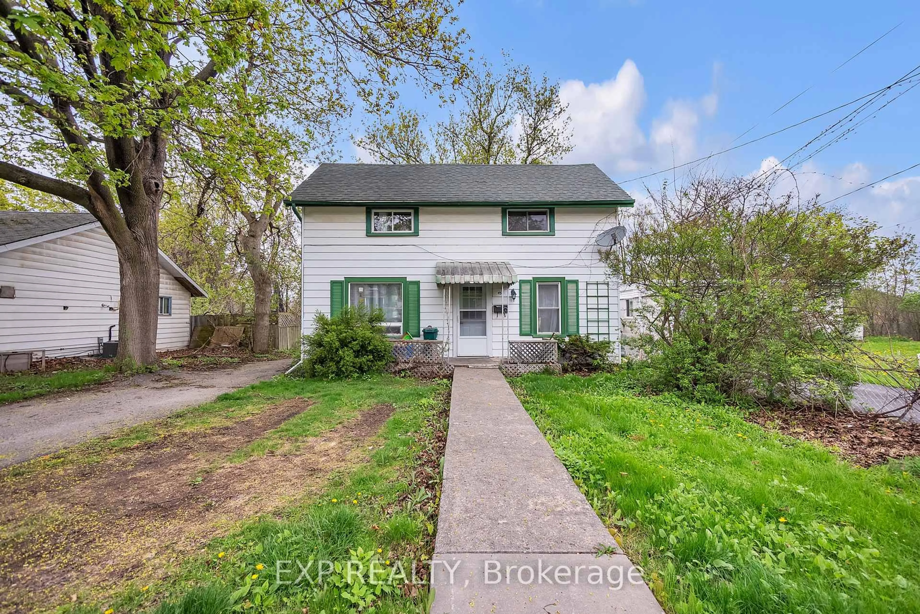 A pic from outside/outdoor area/front of a property/back of a property/a pic from drone, street for 45 Purdy St, Belleville Ontario K8P 1Y8