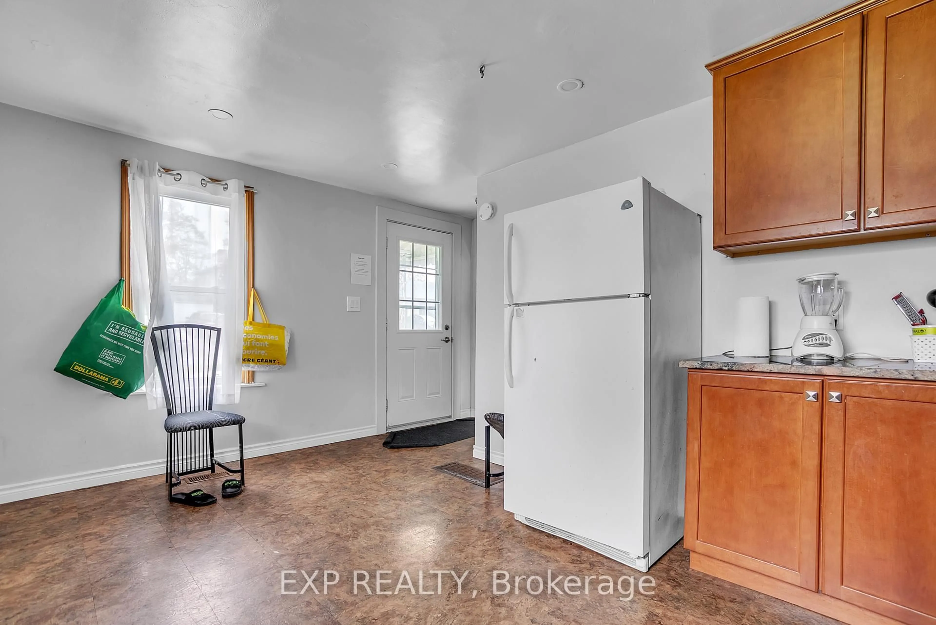 A pic of a room for 45 Purdy St, Belleville Ontario K8P 1Y8