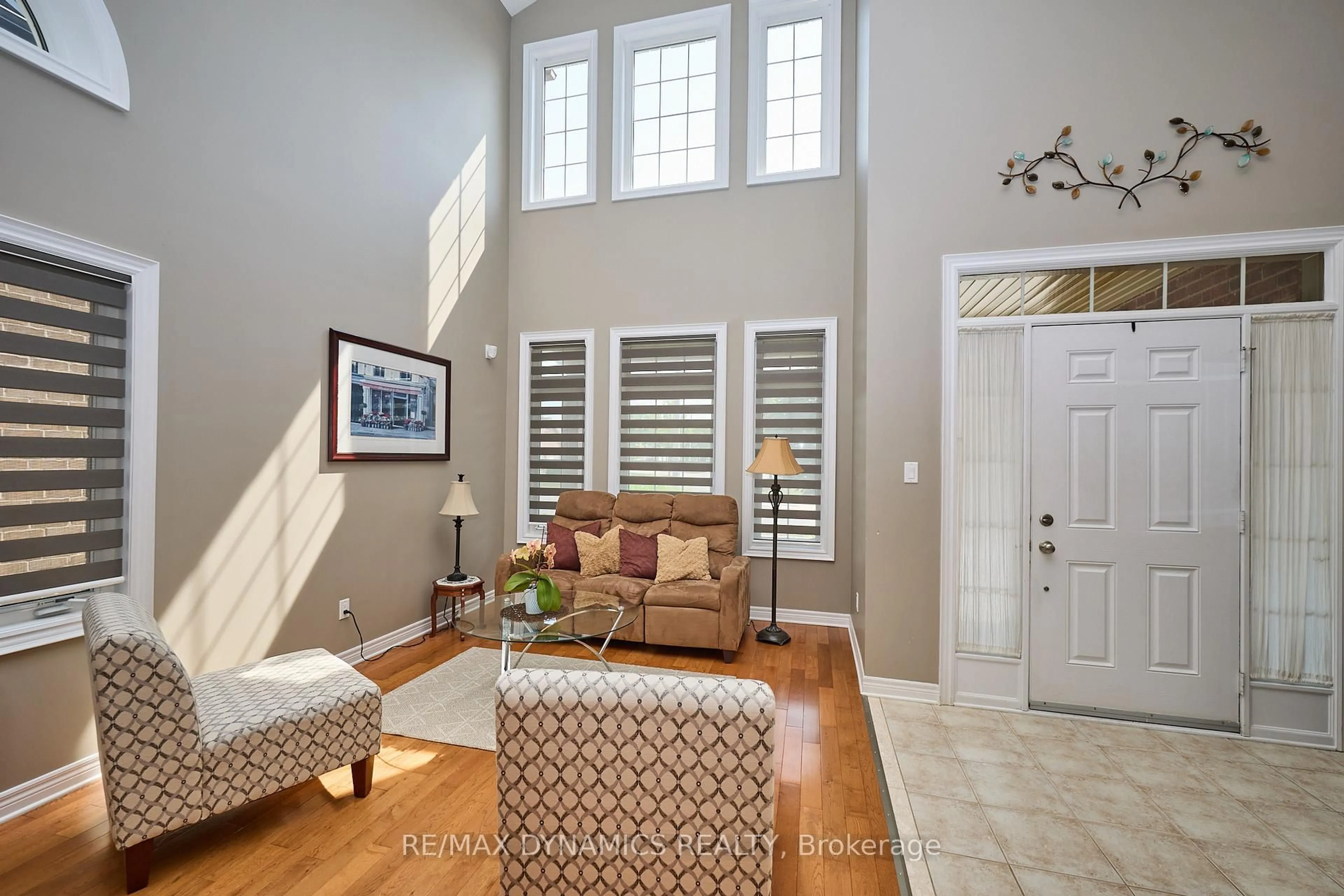 Indoor entryway for 6831 St Michael Ave, Niagara Falls Ontario L2H 0A2