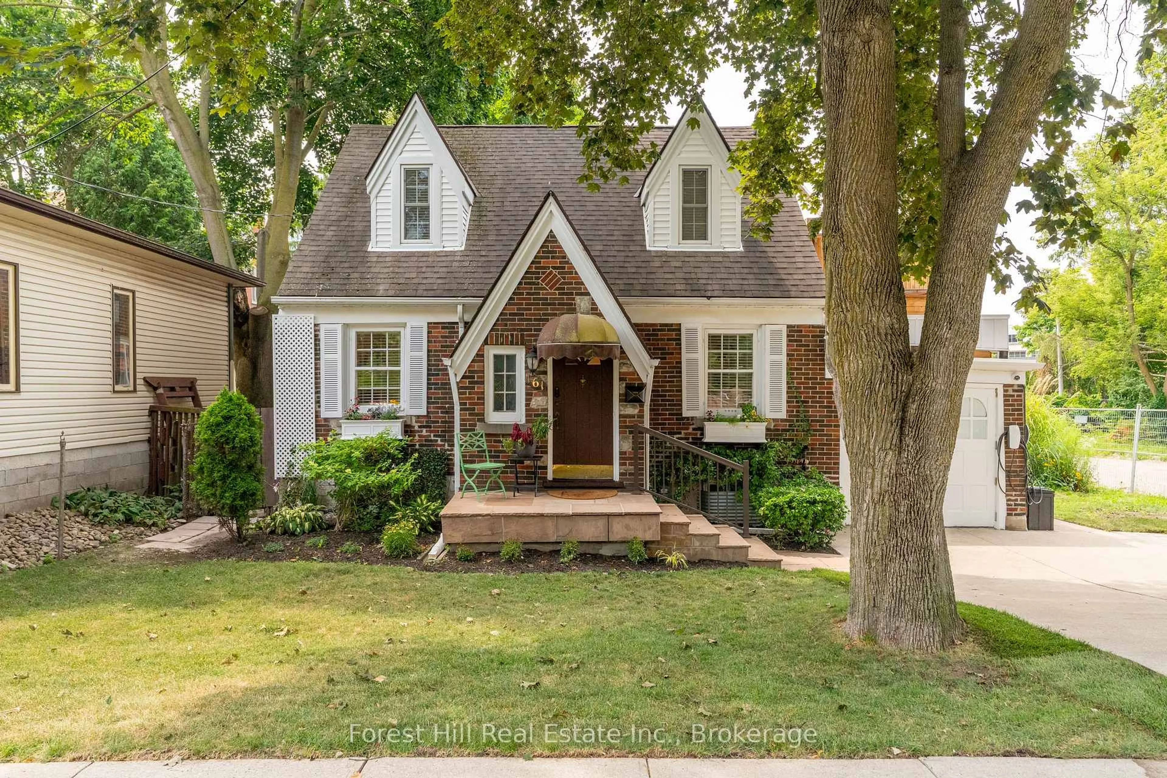 Home with brick exterior material, street for 161 Herbert St, Waterloo Ontario N2J 1T3