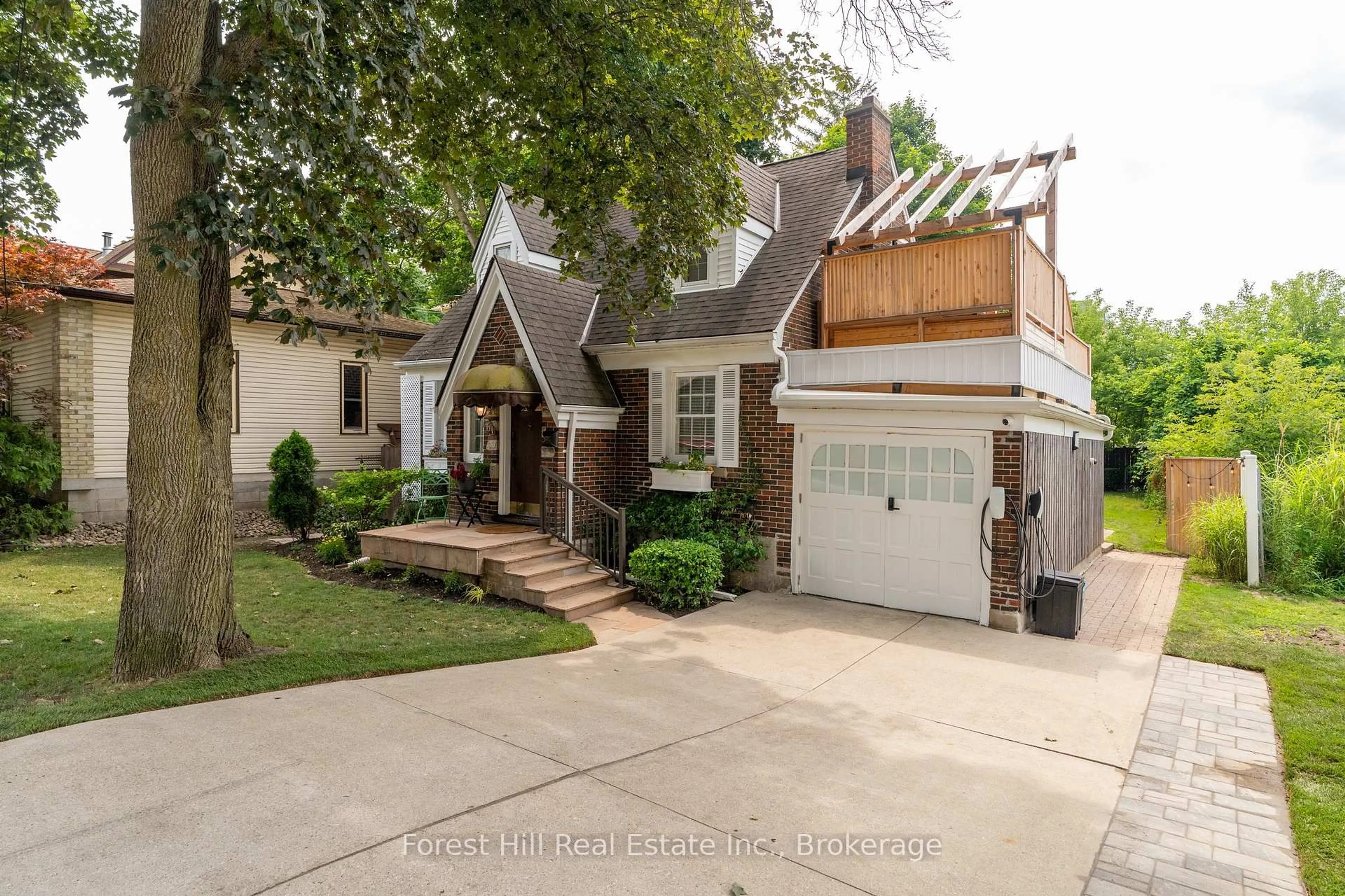 Home with brick exterior material, street for 161 Herbert St, Waterloo Ontario N2J 1T3