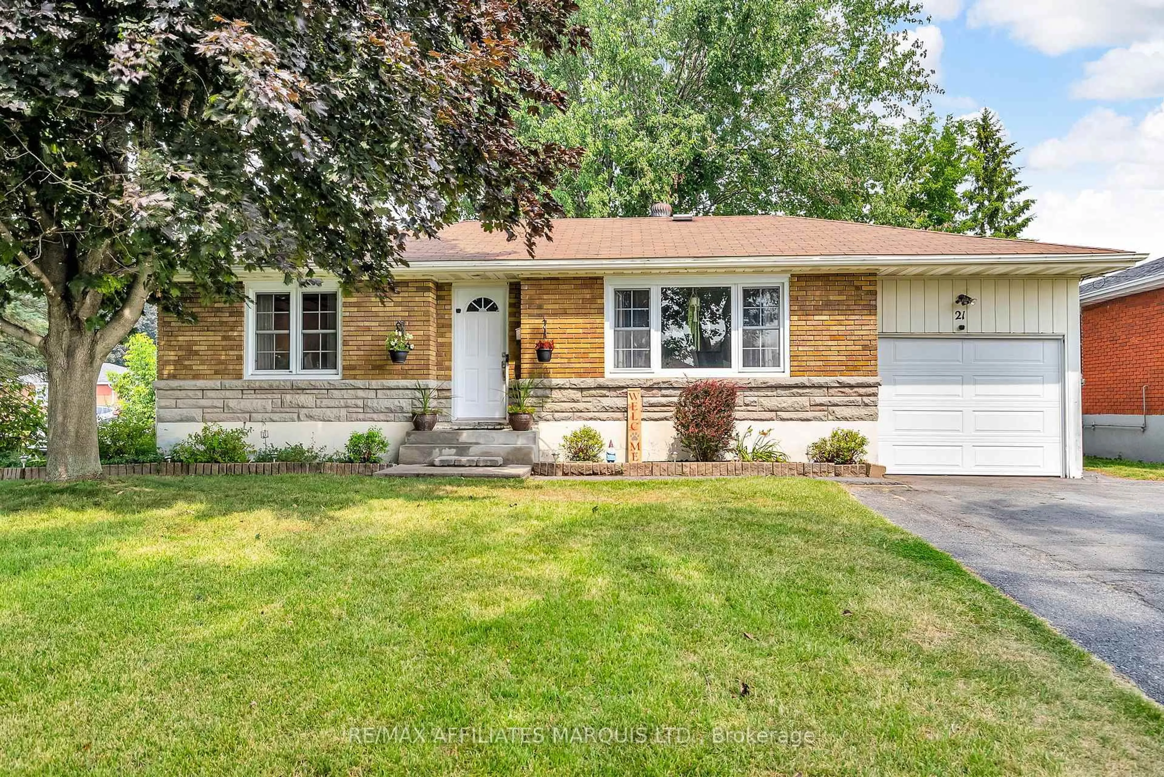 Home with brick exterior material, street for 21 Crescent View Dr, Cornwall Ontario K6J 3E8