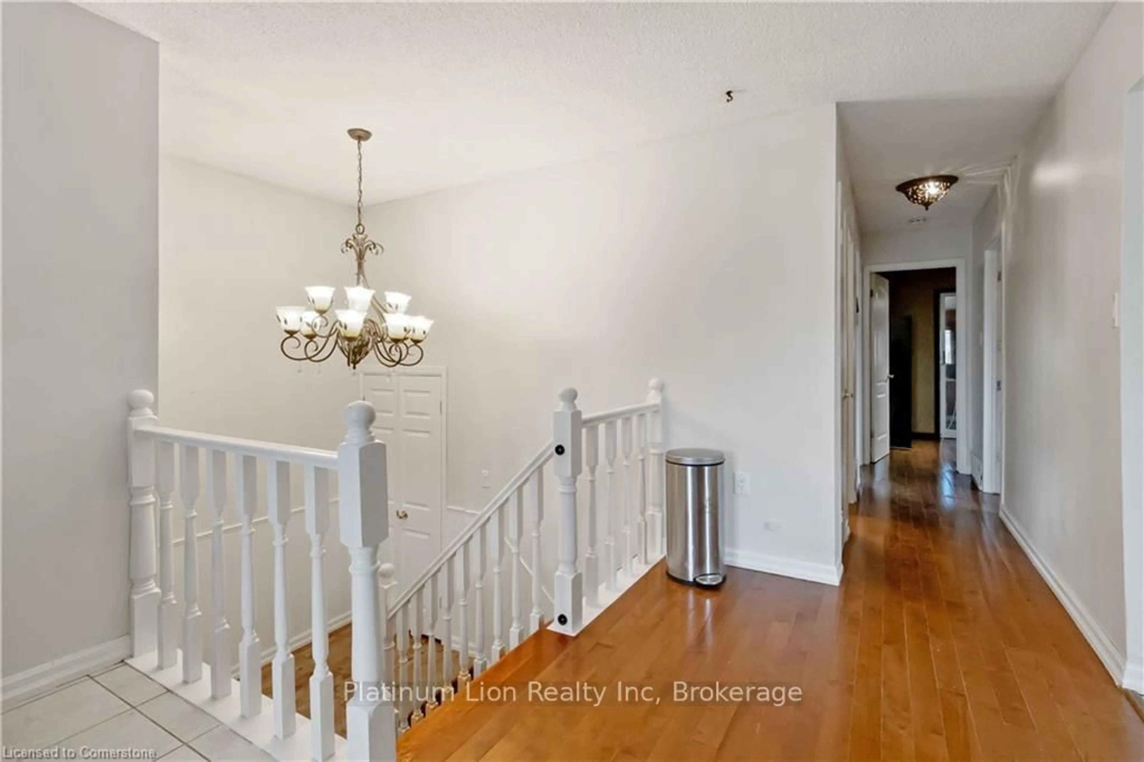 Indoor entryway for 6 Equestrian Crt, Brantford Ontario N3P 1H1