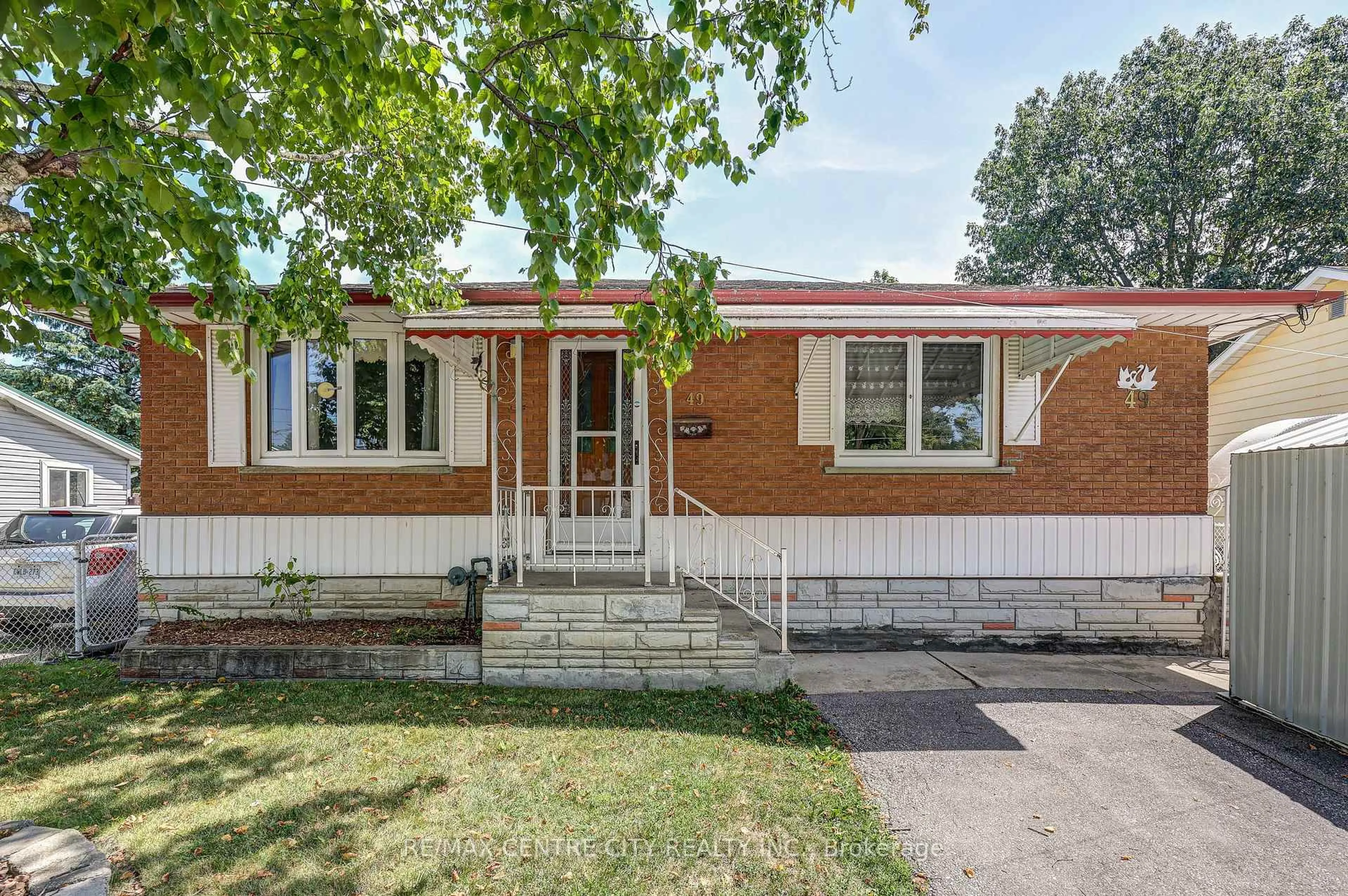 Home with brick exterior material, street for 49 Victoria St, Aylmer Ontario N5H 1X5