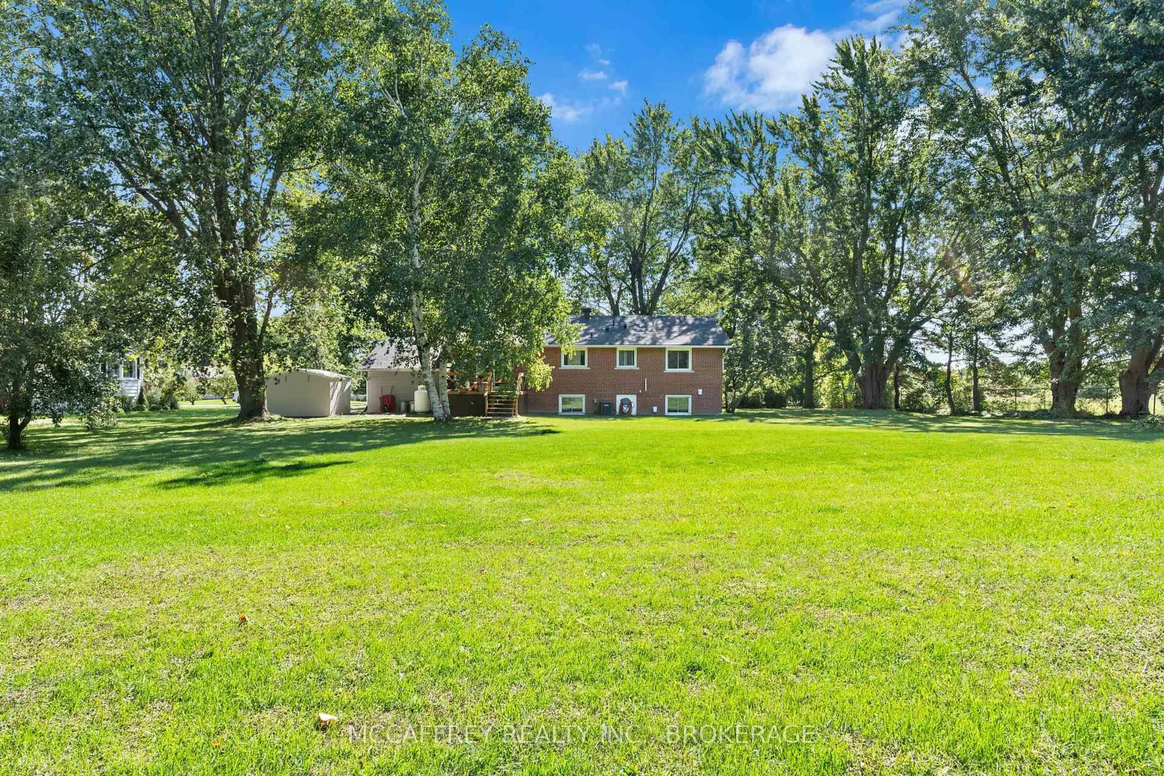 A pic from outside/outdoor area/front of a property/back of a property/a pic from drone, water/lake/river/ocean view for 102 WRIGHT Pl, Bath Ontario K0H 1G0