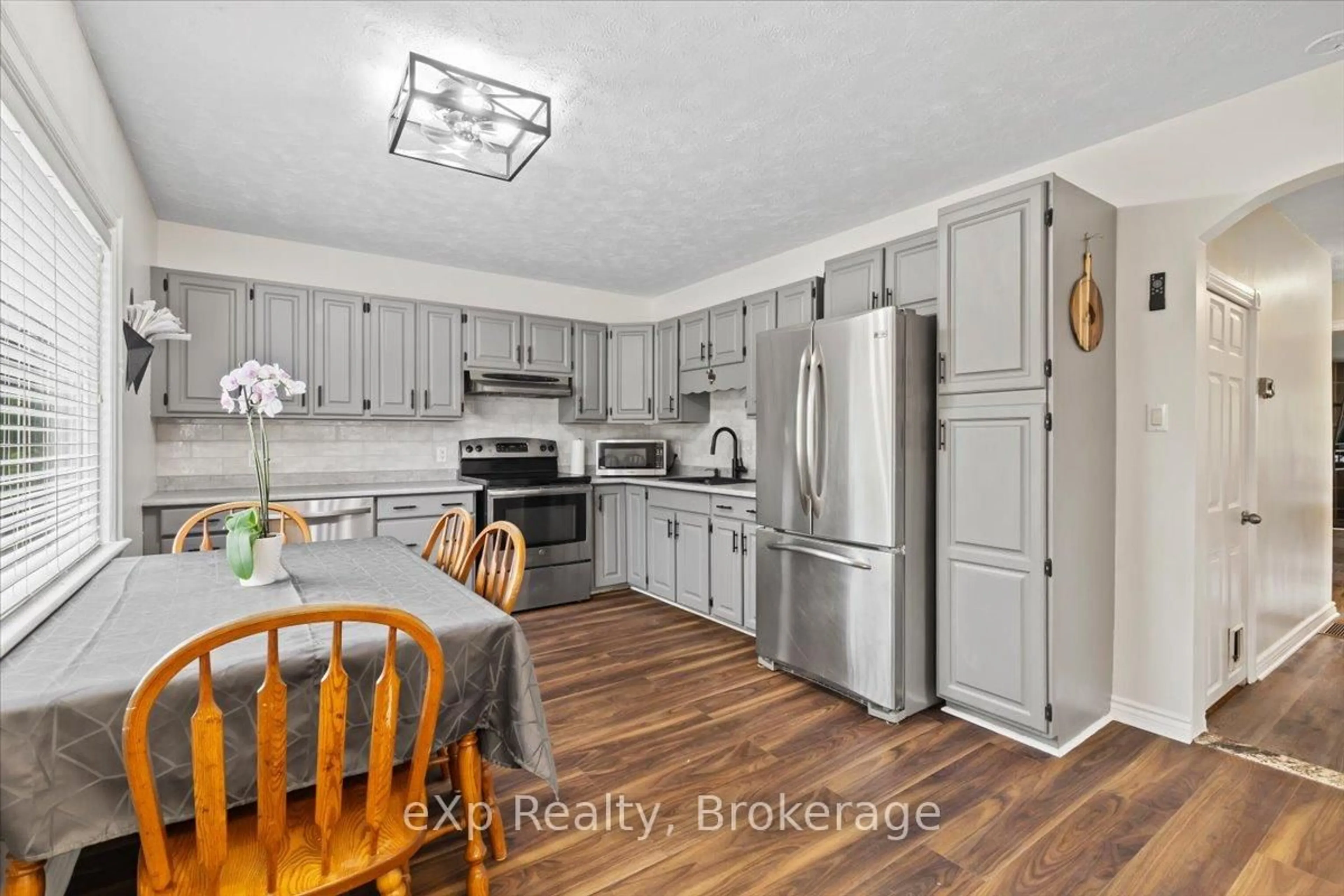 Open concept kitchen, unknown for 496 Main St, Southgate Ontario N0C 1B0