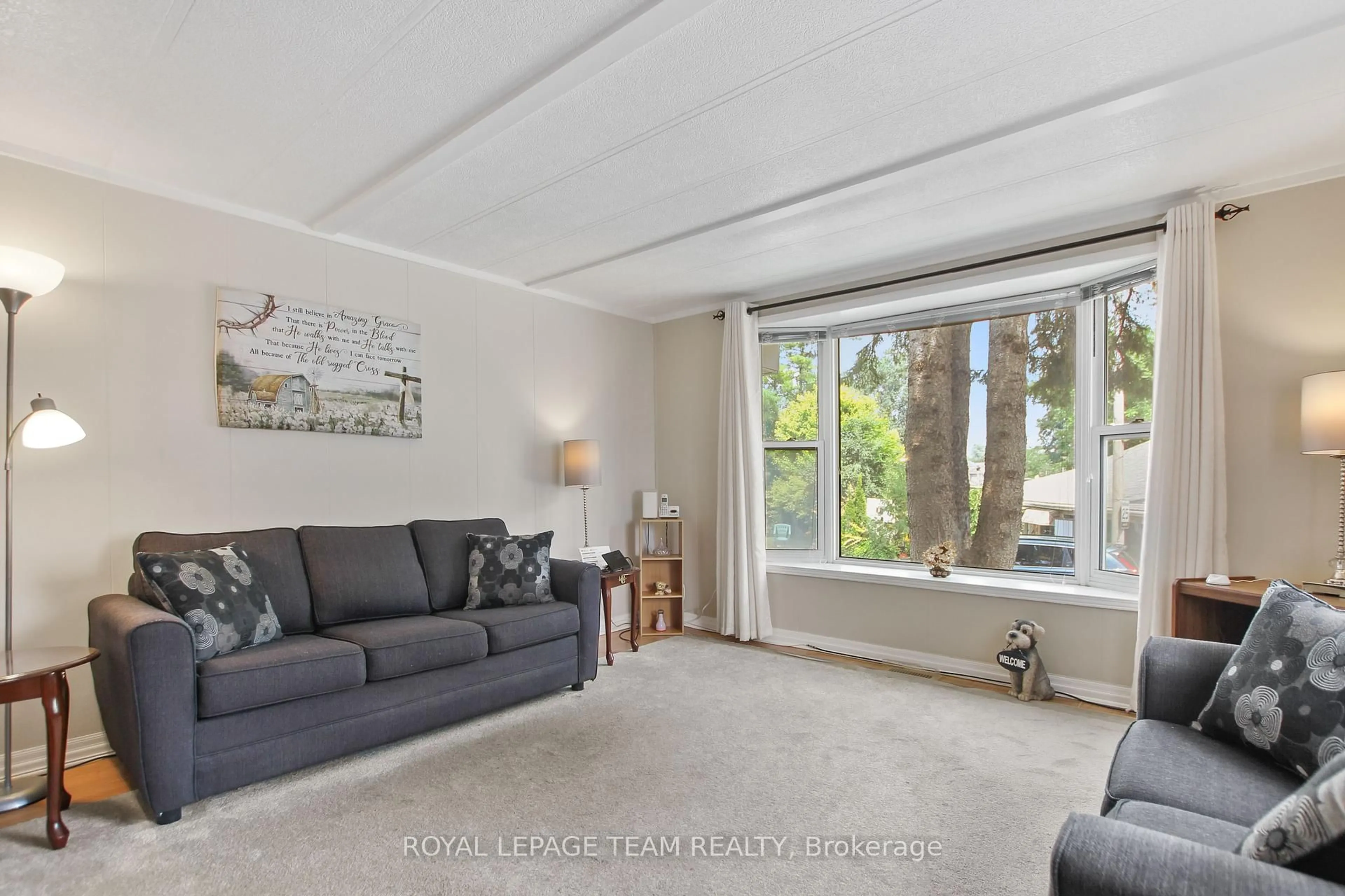 Living room with furniture, unknown for 7 Rowan Rd, Ottawa Ontario K2S 1B7