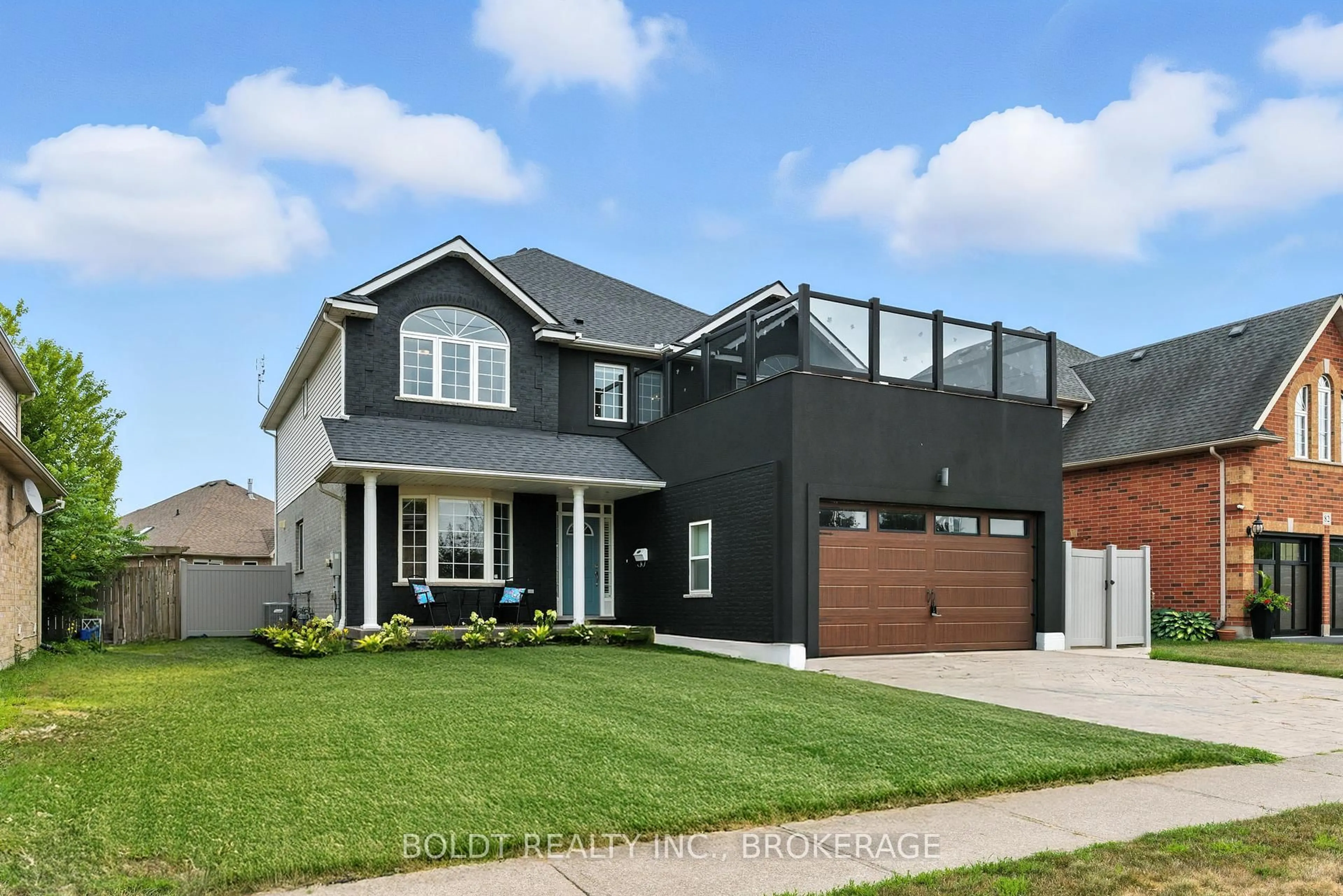Home with brick exterior material, street for 84 Vansickle Rd, St. Catharines Ontario L2S 3Y6