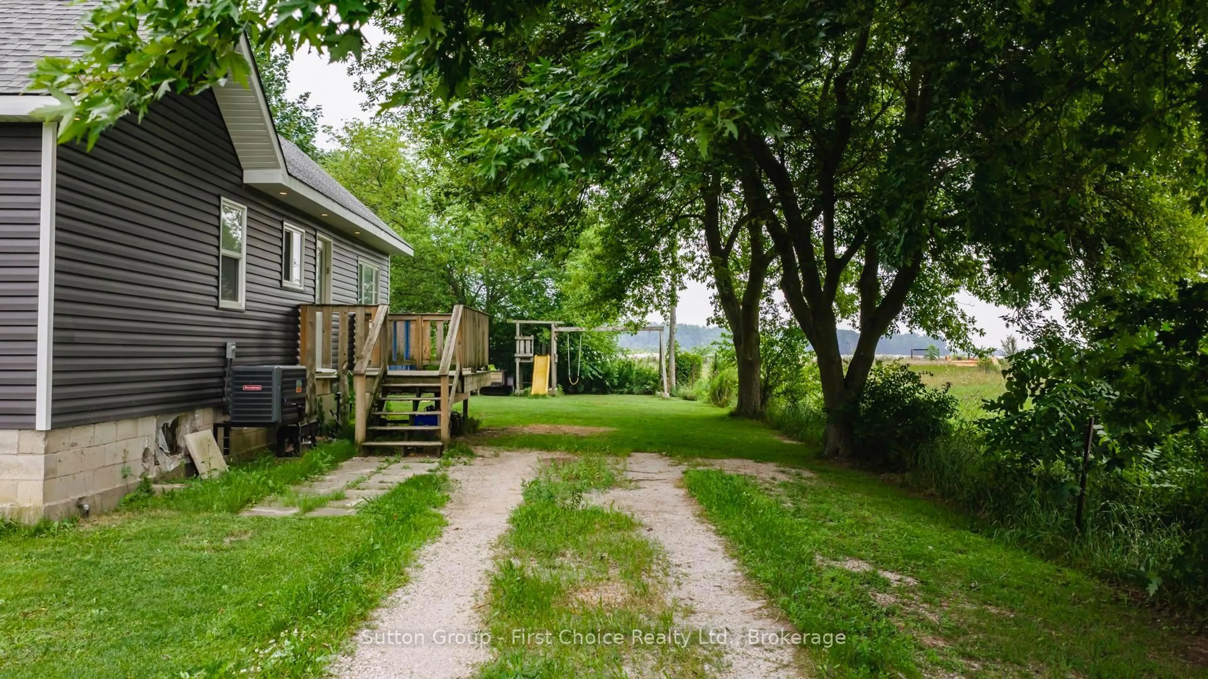Patio, street for 44146 Line 34 Line, Huron East Ontario N0K 1E0