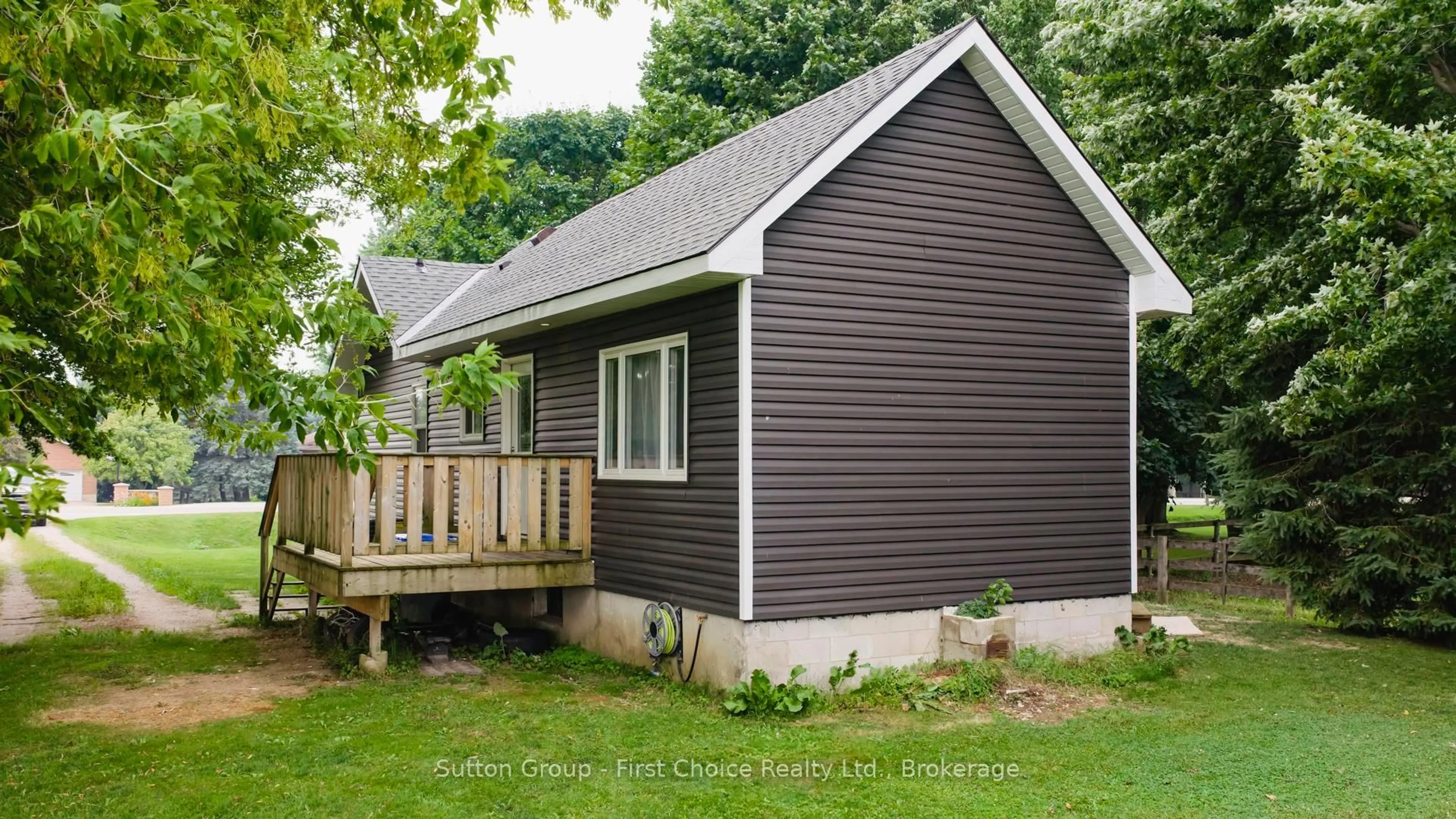 Home with vinyl exterior material, street for 44146 Line 34 Line, Huron East Ontario N0K 1E0
